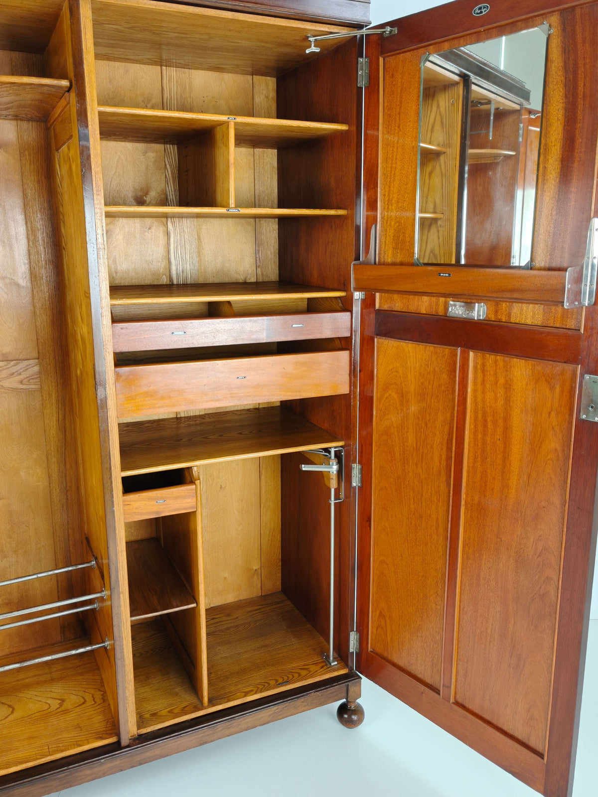 Art Deco English Gentleman’s Wardrobe – AW-Lyn, ca. 1920–1930 Art Deco English Gentleman’s Wardrobe – AW-Lyn, ca. 1920–1930