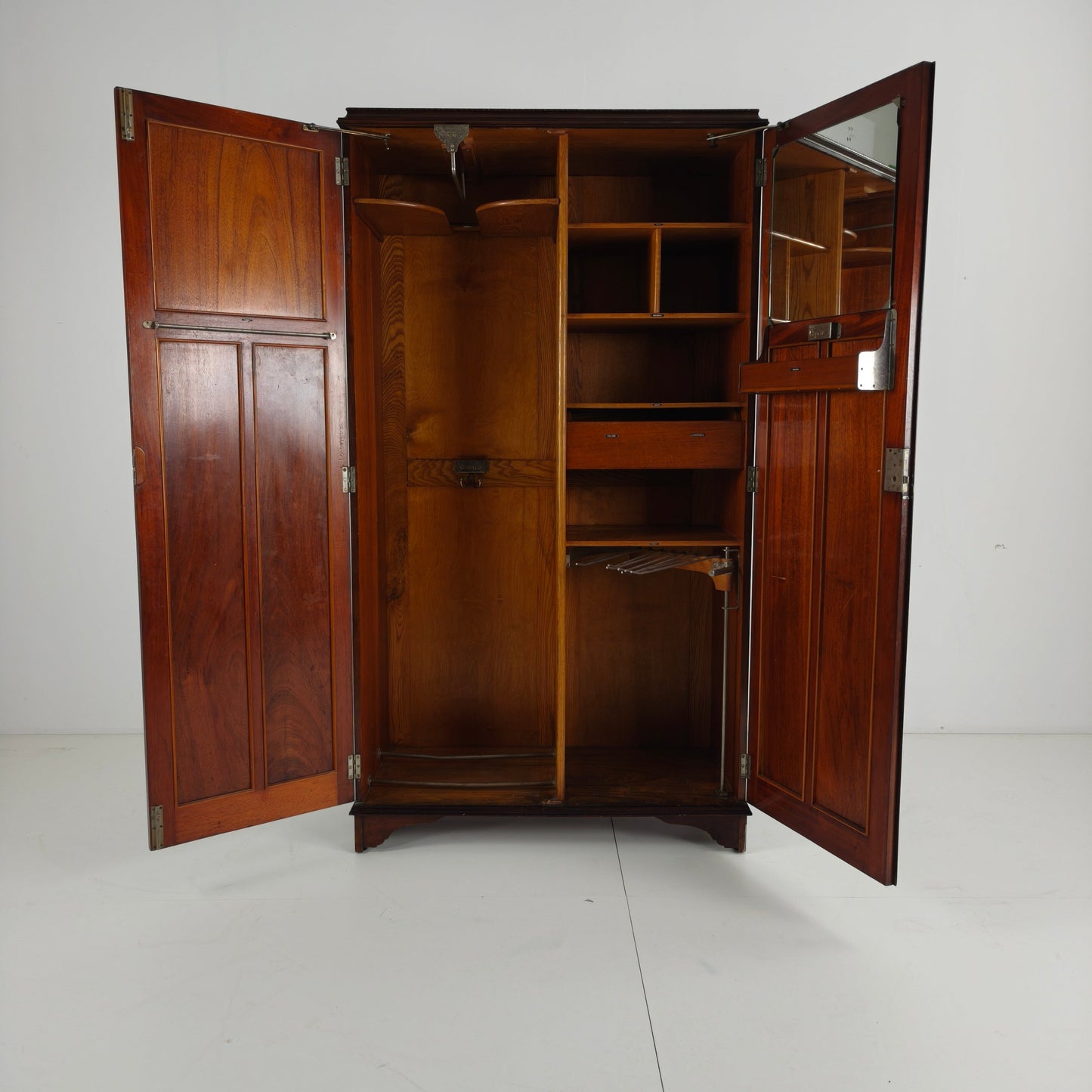 Art Deco English Gentleman’s Wardrobe – CAMPOR, ca. 1920–1930 Art Deco English Gentleman’s Wardrobe – CAMPOR, ca. 1920–1930