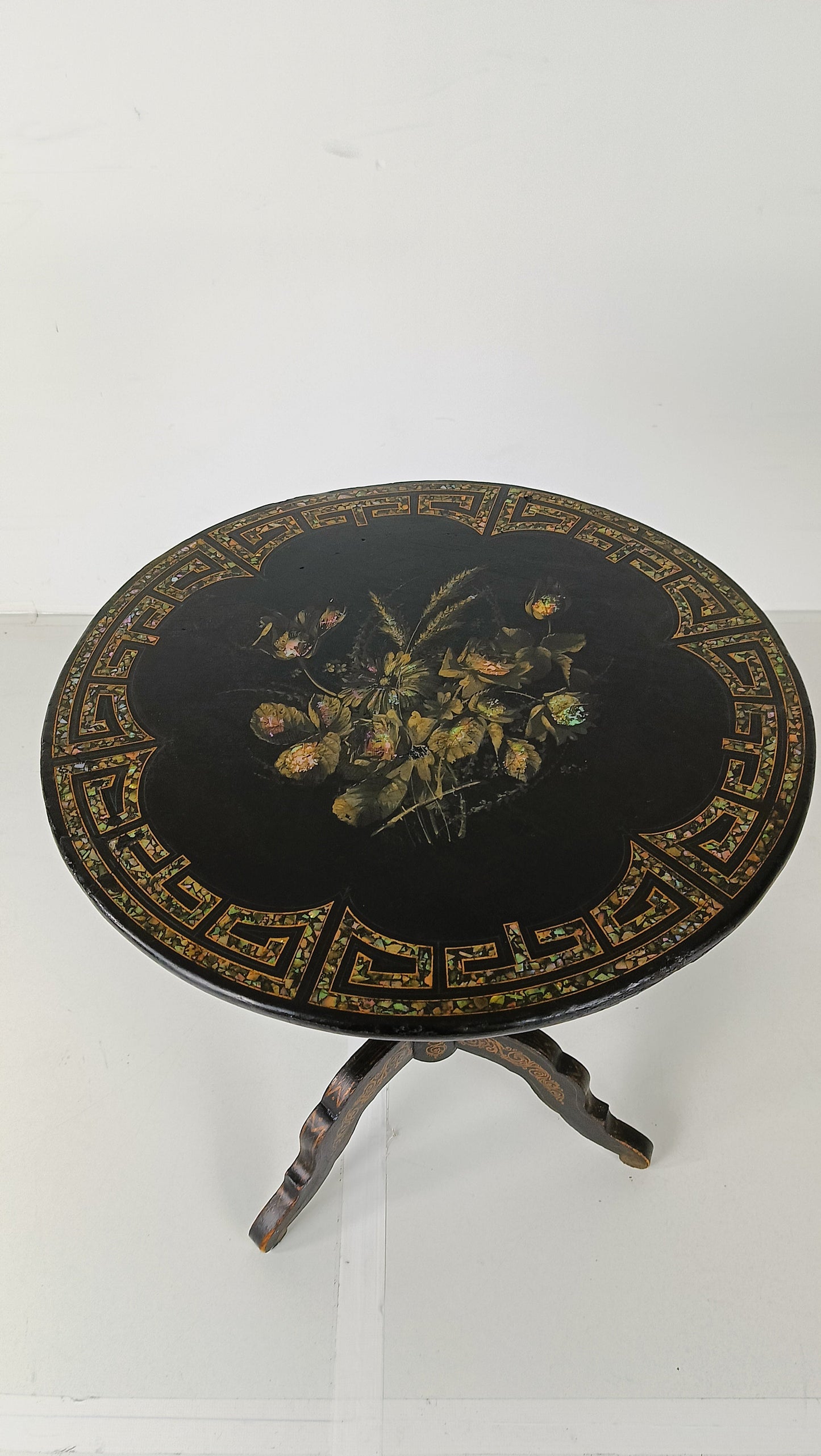 Astonishing Napoleon III Tip Top Table Astonishing Napoleon III Tip Top Table