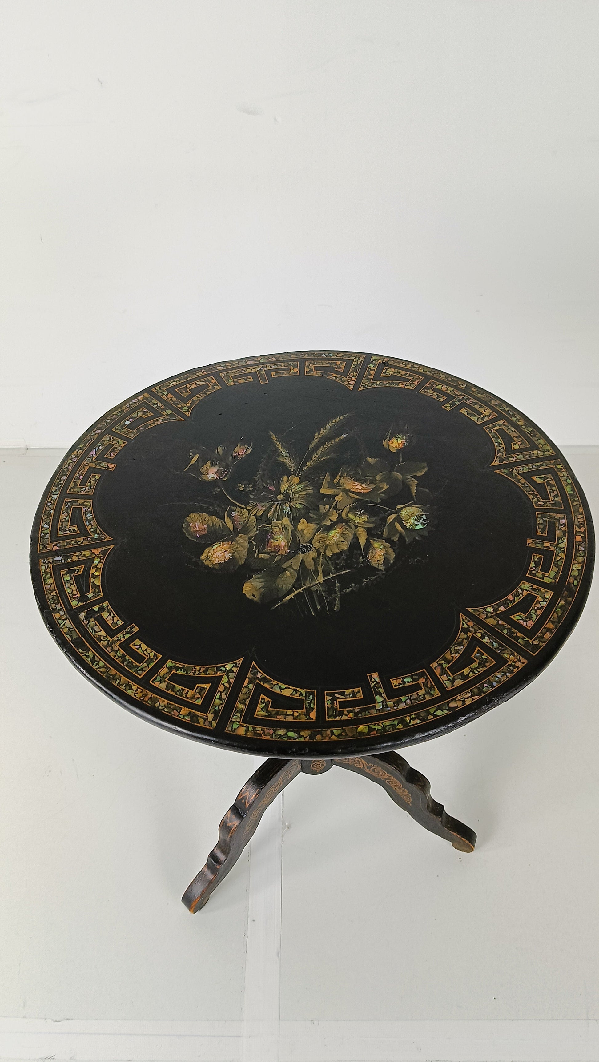 Astonishing Napoleon III Tip Top Table Astonishing Napoleon III Tip Top Table