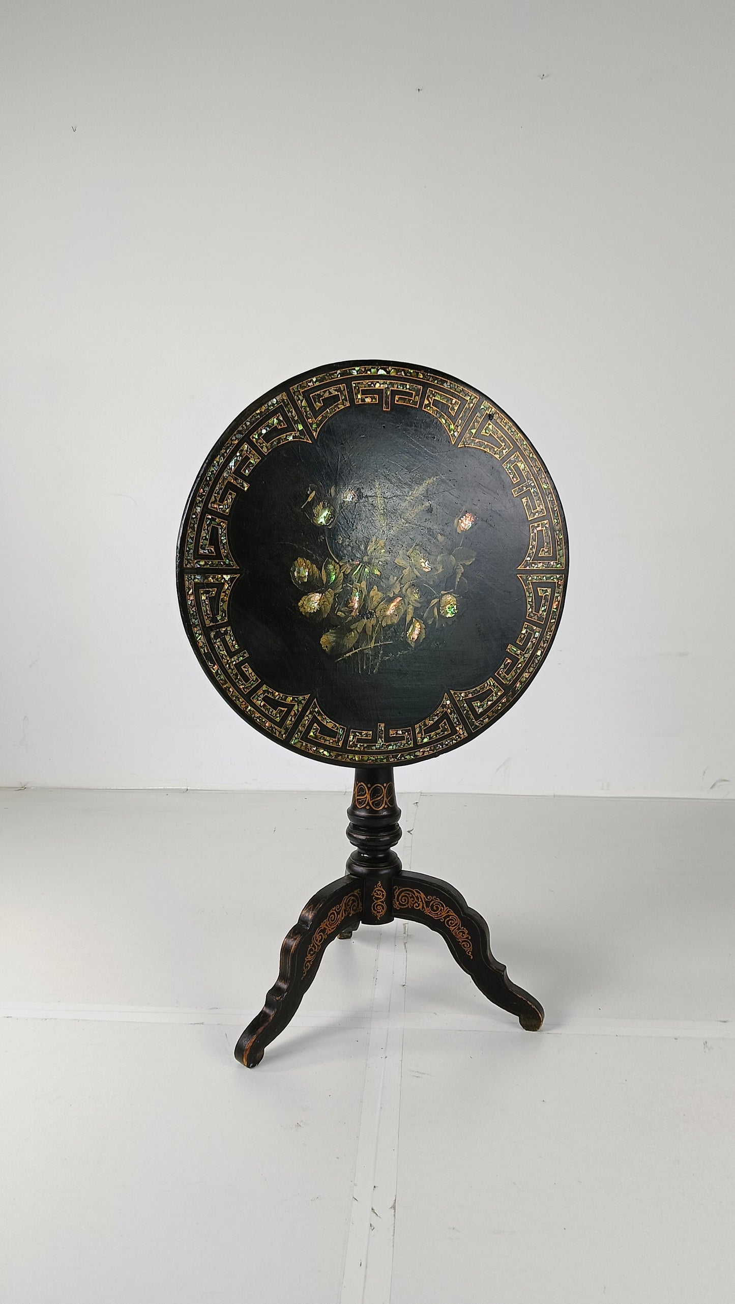 Astonishing Napoleon III Tip Top Table Astonishing Napoleon III Tip Top Table