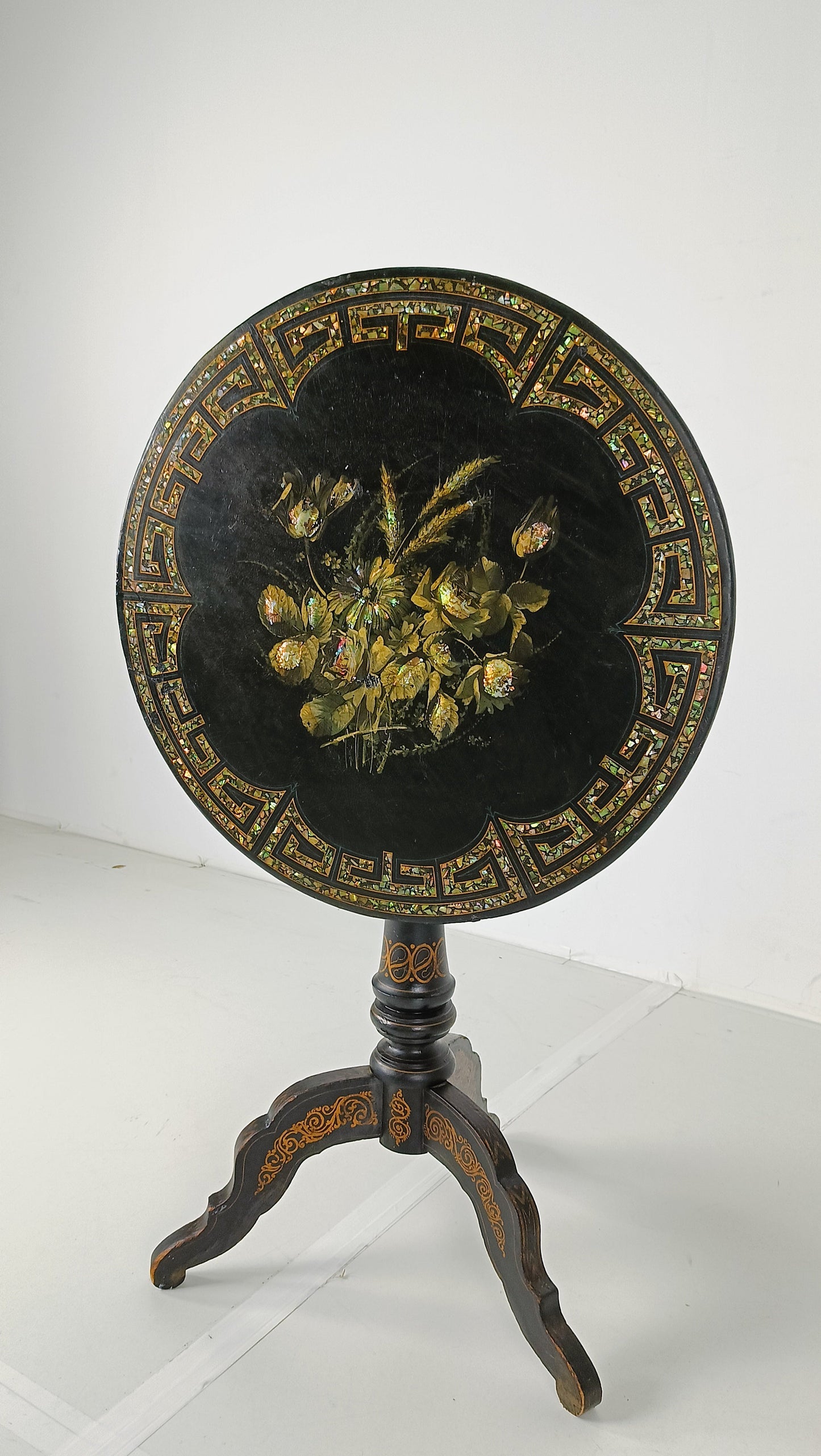Astonishing Napoleon III Tip Top Table Astonishing Napoleon III Tip Top Table