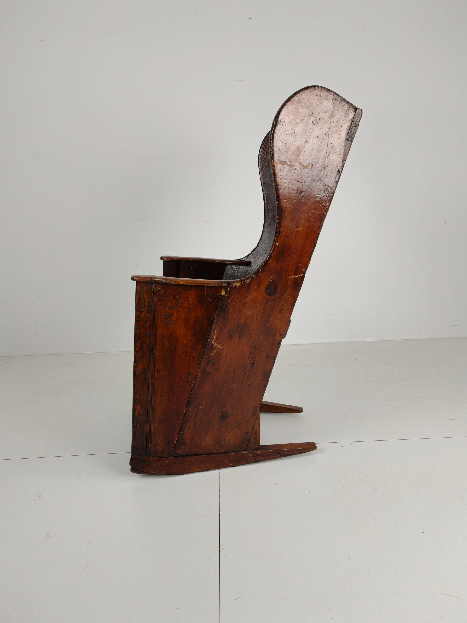 Beautiful 18th Century Welsh Lambing Rocking Chair Beautiful 18th Century Welsh Lambing Rocking Chair