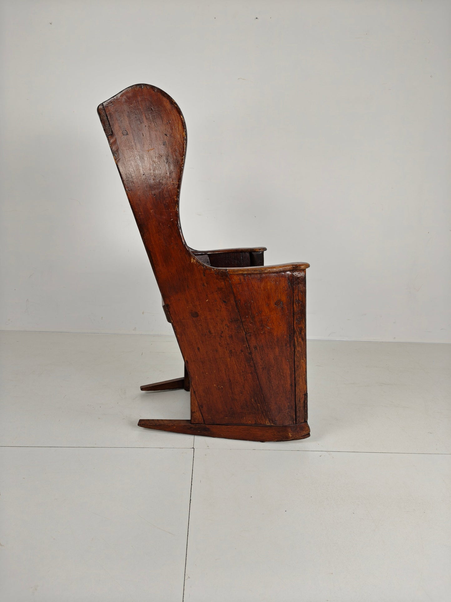 Beautiful 18th Century Welsh Lambing Rocking Chair Beautiful 18th Century Welsh Lambing Rocking Chair