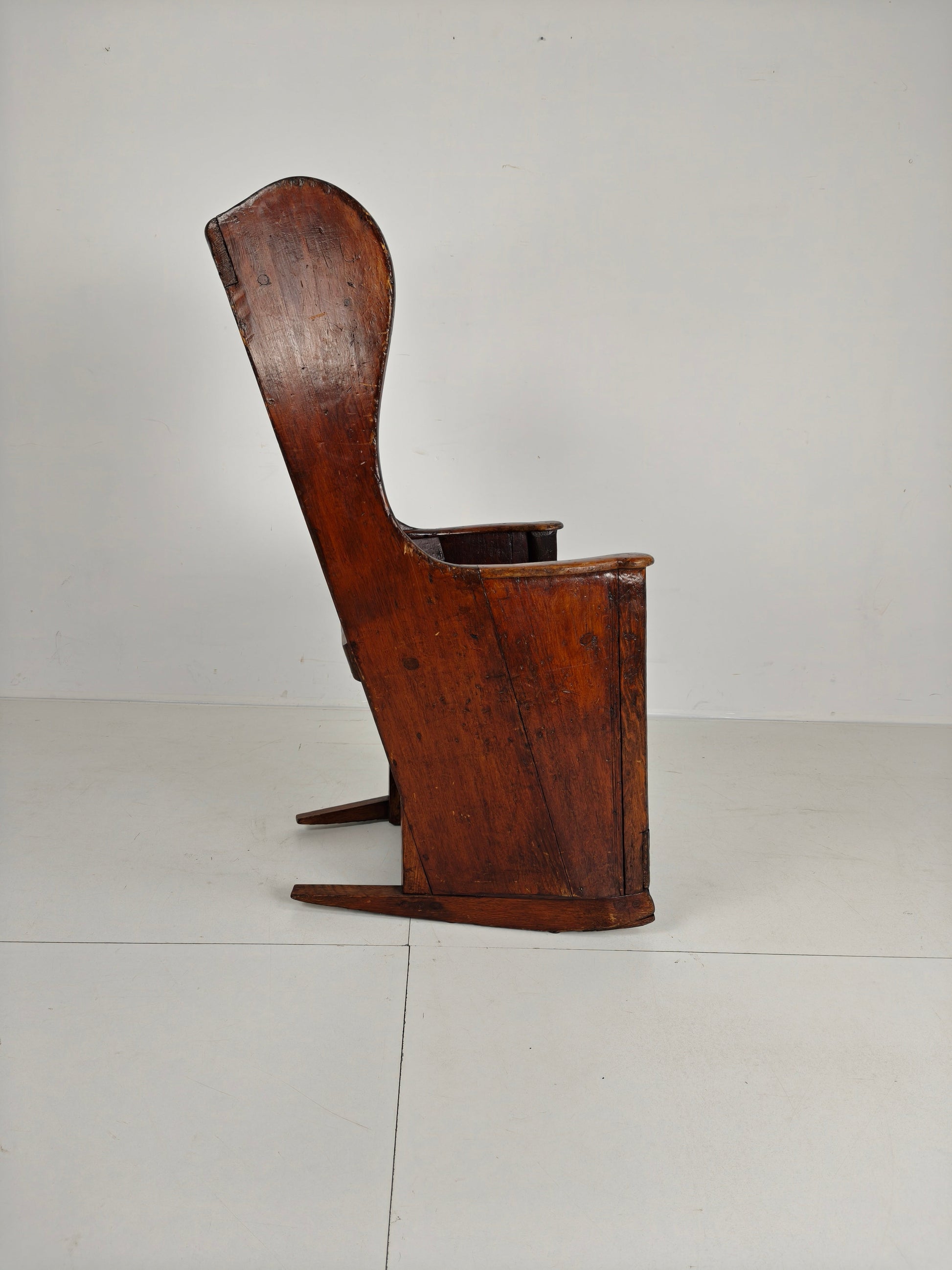 Beautiful 18th Century Welsh Lambing Rocking Chair Beautiful 18th Century Welsh Lambing Rocking Chair