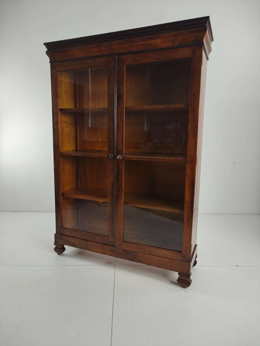 Beautiful 19th Century Biedermeier Bookcase – Walnut, Original Antique Glass Beautiful 19th Century Biedermeier Bookcase – Walnut, Original Antique Glass