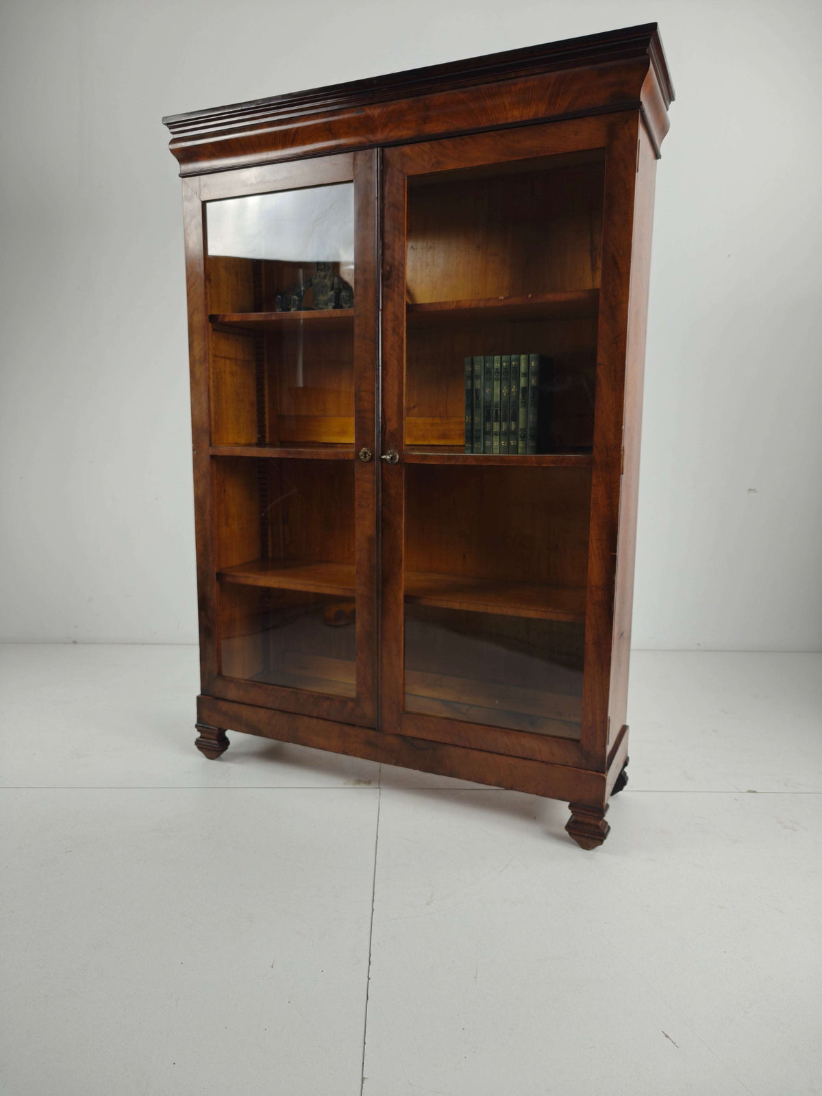 Beautiful 19th Century Biedermeier Bookcase – Walnut, Original Antique Glass Beautiful 19th Century Biedermeier Bookcase – Walnut, Original Antique Glass