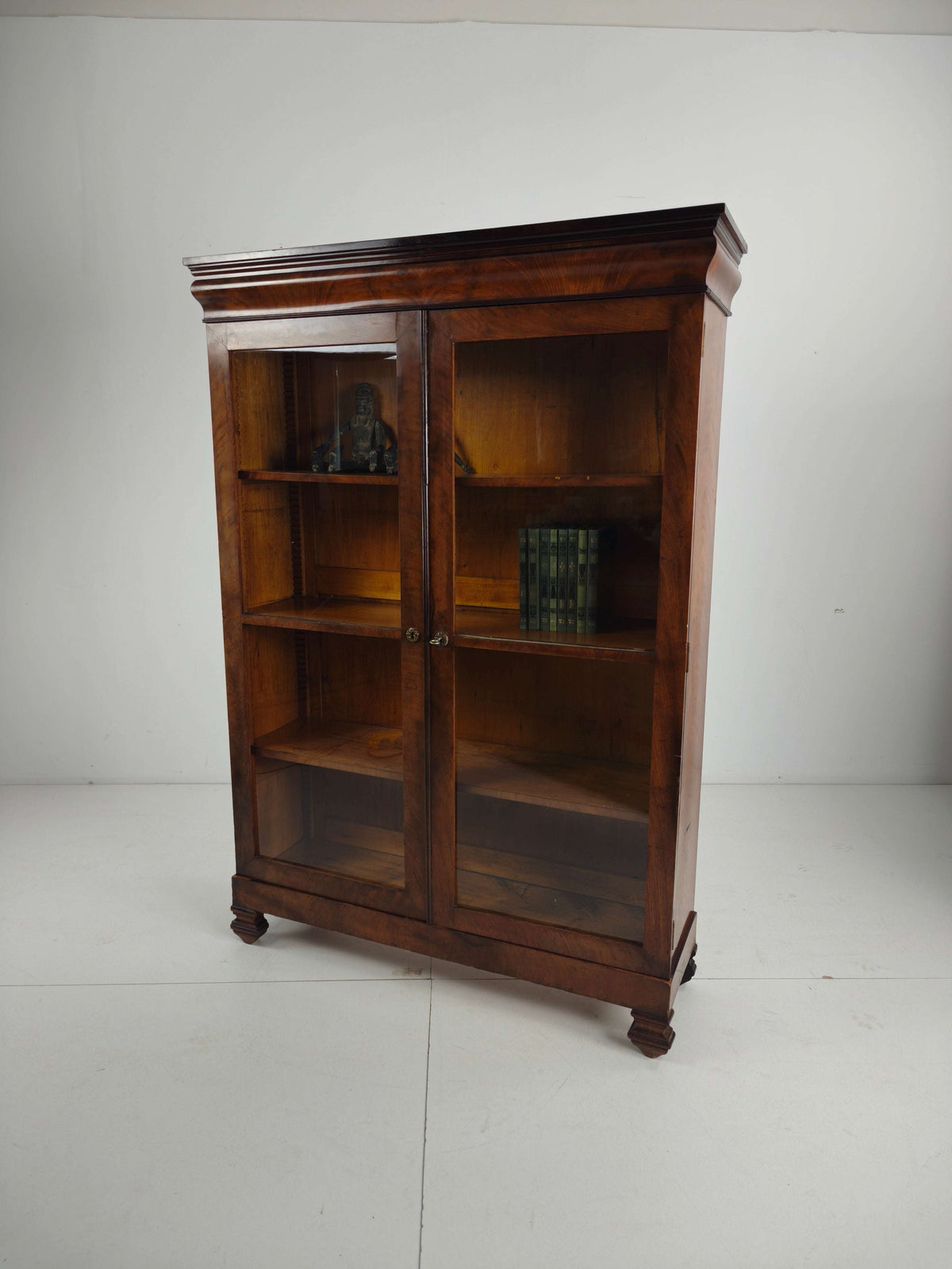 Beautiful 19th Century Biedermeier Bookcase – Walnut, Original Antique Glass Beautiful 19th Century Biedermeier Bookcase – Walnut, Original Antique Glass