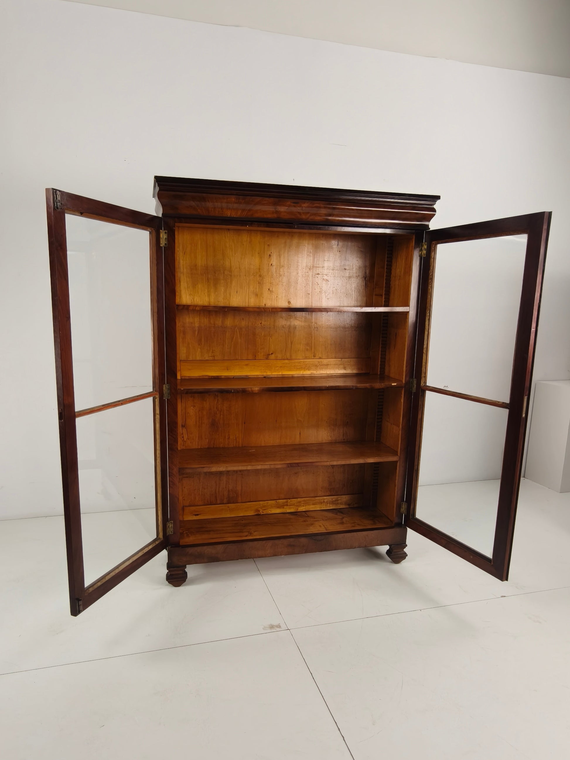 Beautiful 19th Century Biedermeier Bookcase – Walnut, Original Antique Glass Beautiful 19th Century Biedermeier Bookcase – Walnut, Original Antique Glass