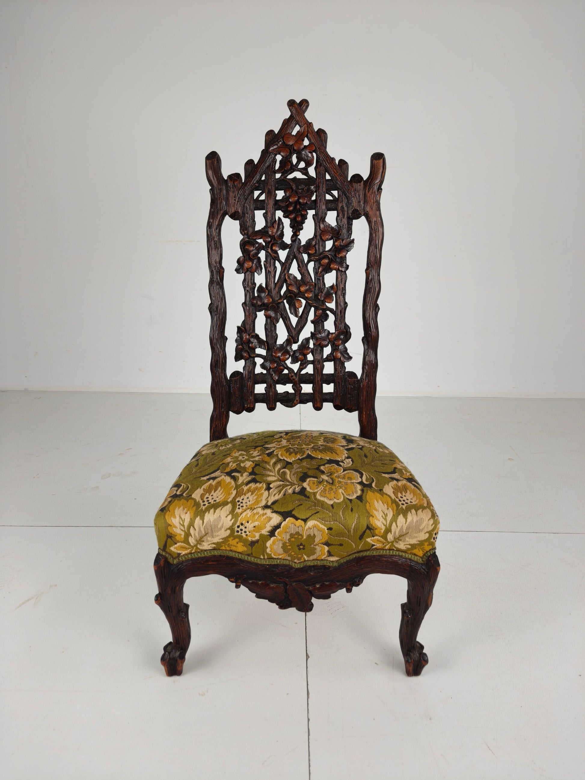 Beautiful 19th-Century Black Forest Chairs – Exceptional Carving Beautiful 19th-Century Black Forest Chairs – Exceptional Carving