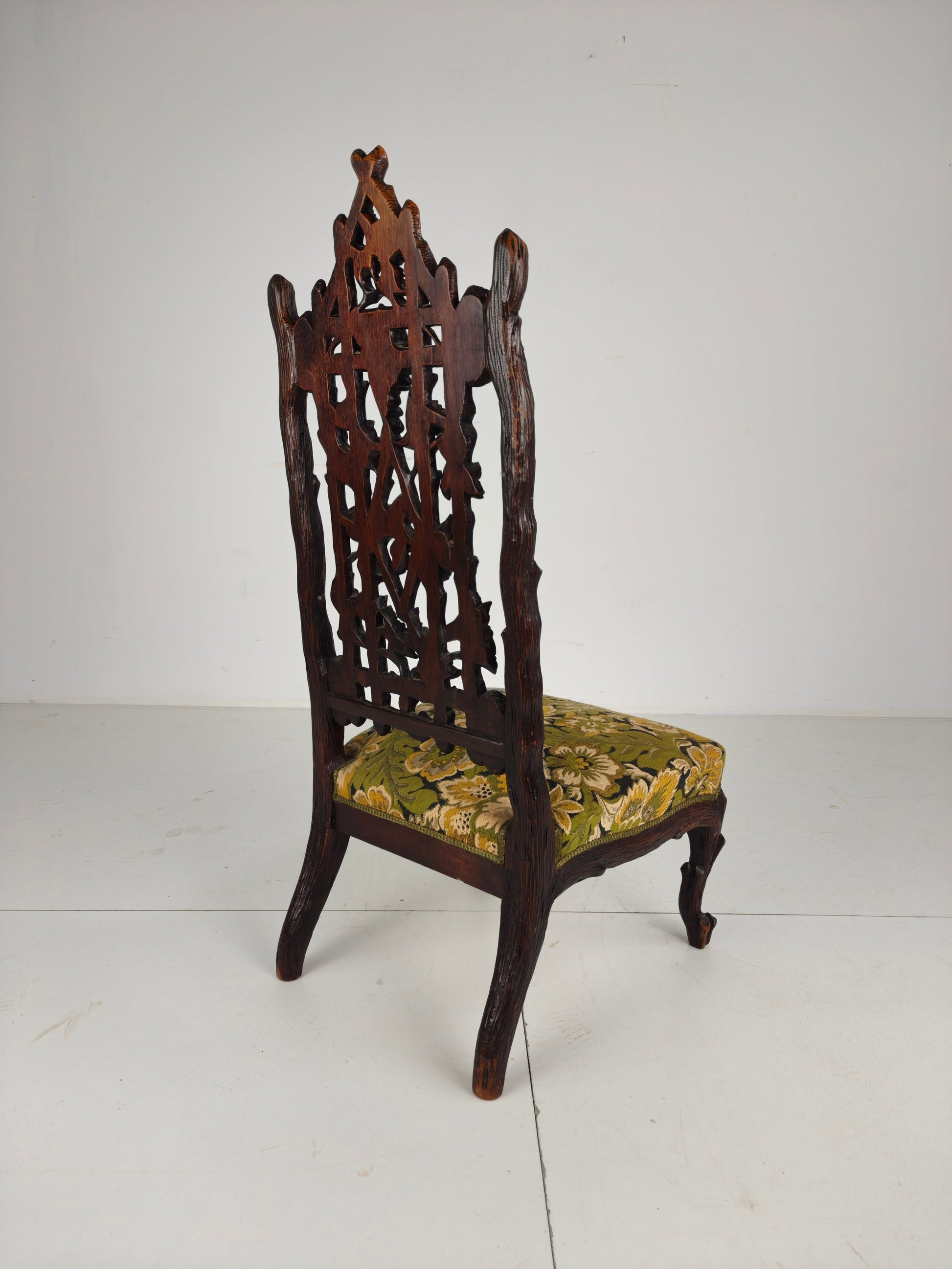 Beautiful 19th-Century Black Forest Chairs – Exceptional Carving Beautiful 19th-Century Black Forest Chairs – Exceptional Carving