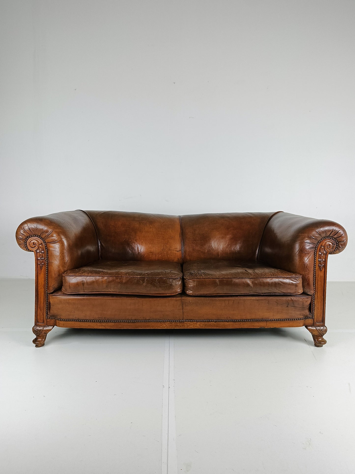 Beautiful Antique Patina Sheep Leather Sofa Beautiful Antique Patina Sheep Leather Sofa