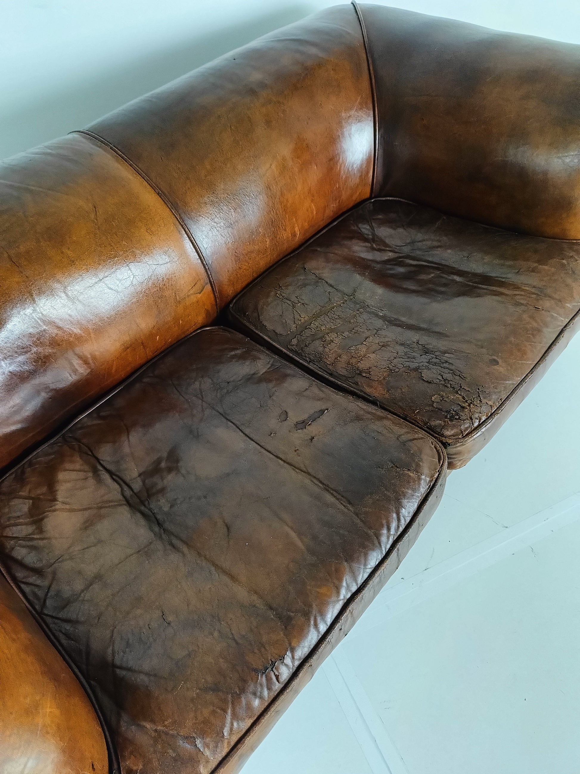 Beautiful Antique Patina Sheep Leather Sofa Beautiful Antique Patina Sheep Leather Sofa
