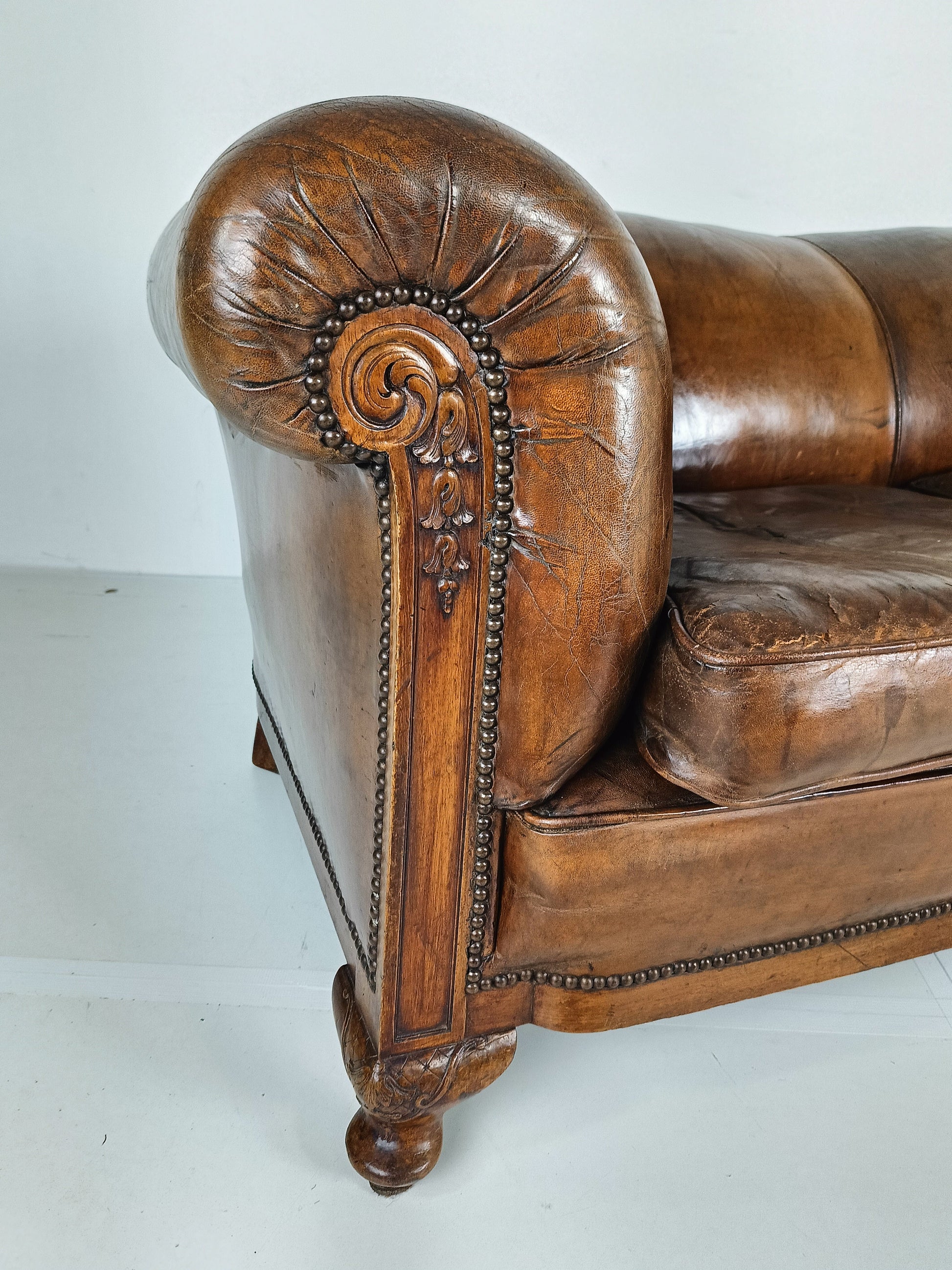 Beautiful Antique Patina Sheep Leather Sofa Beautiful Antique Patina Sheep Leather Sofa