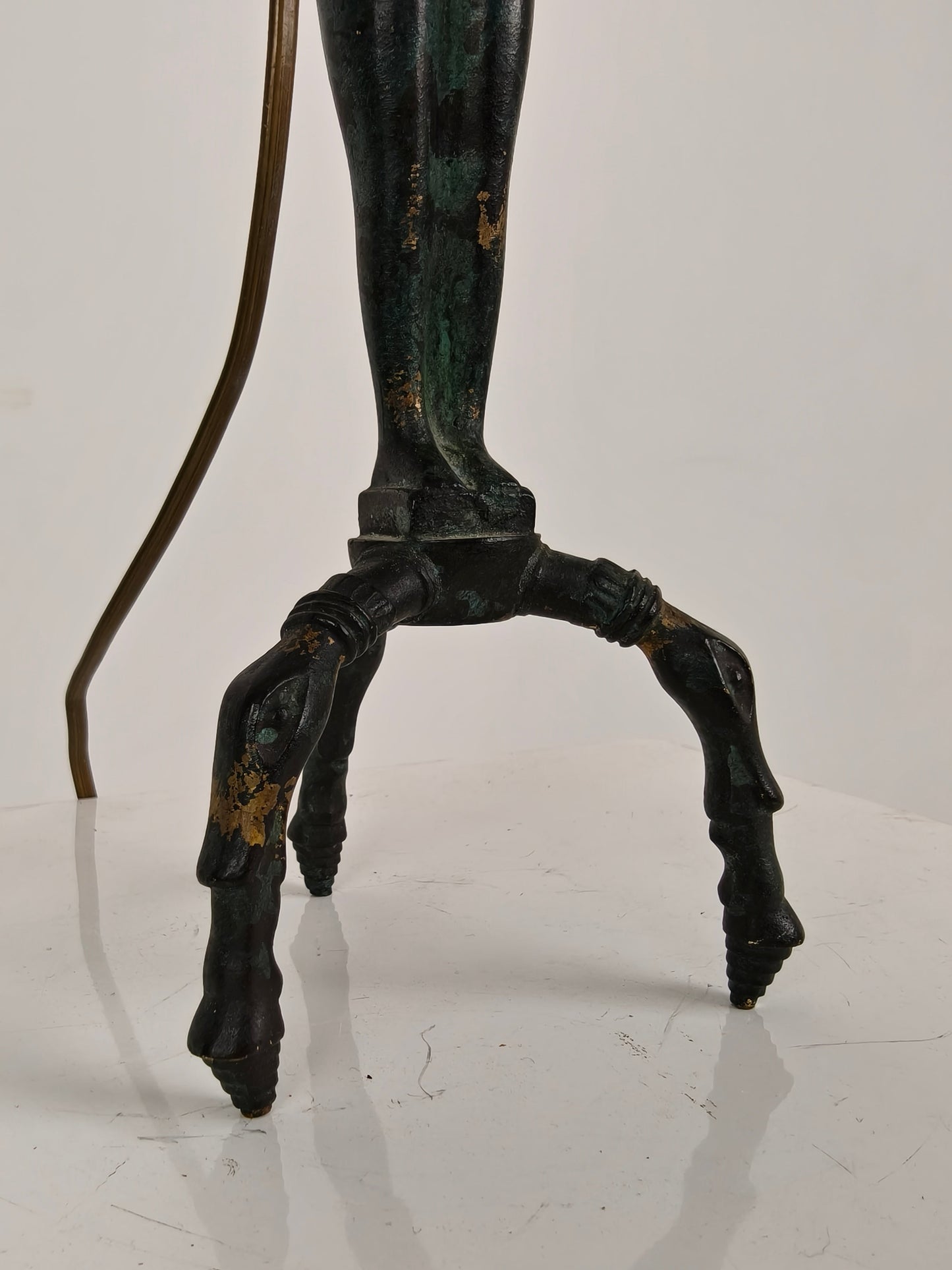 Beautiful Bronze Egyptian Lady Table Lamp 20th Beautiful Bronze Egyptian Lady Table Lamp 20th