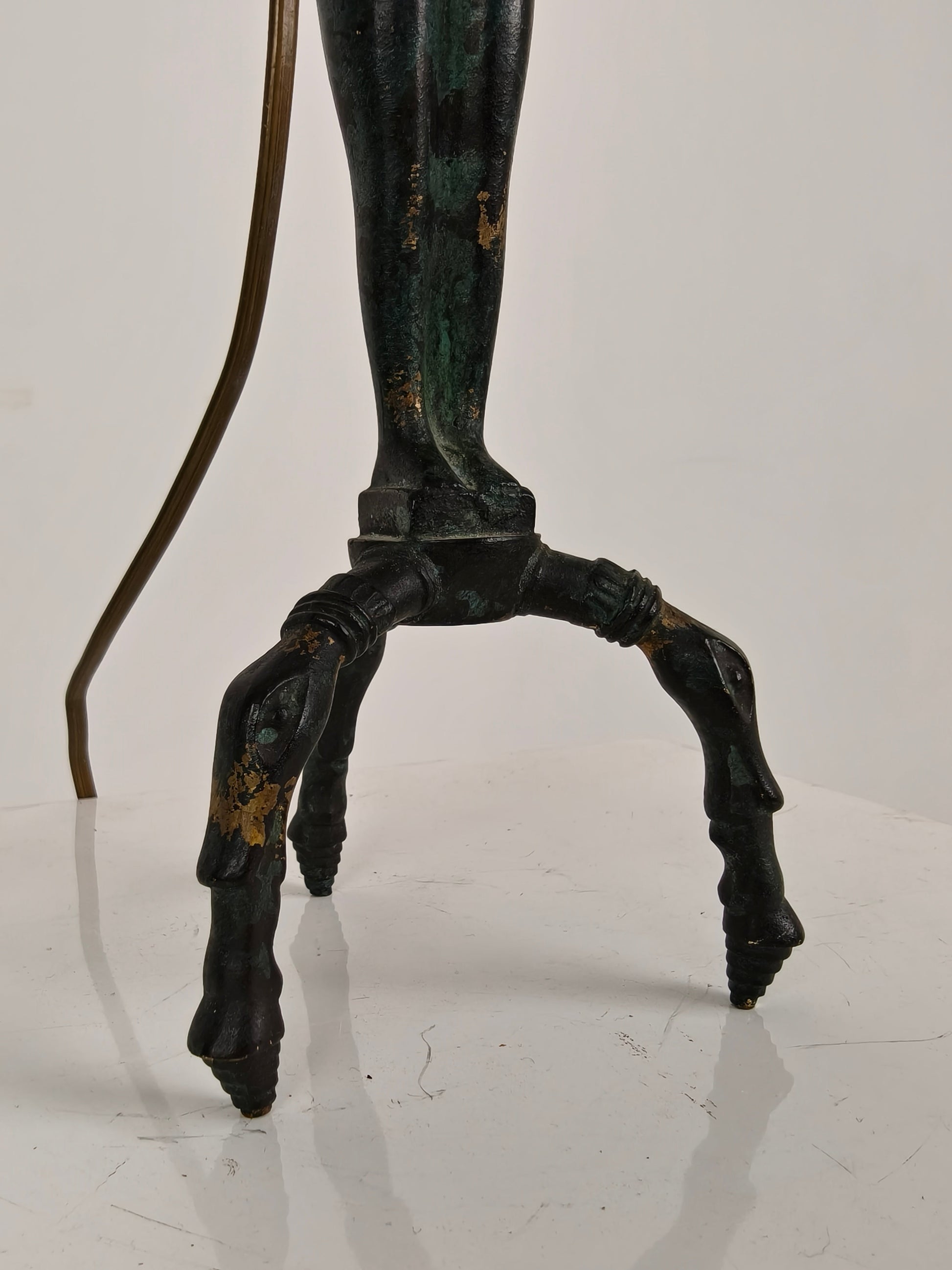 Beautiful Bronze Egyptian Lady Table Lamp 20th Beautiful Bronze Egyptian Lady Table Lamp 20th