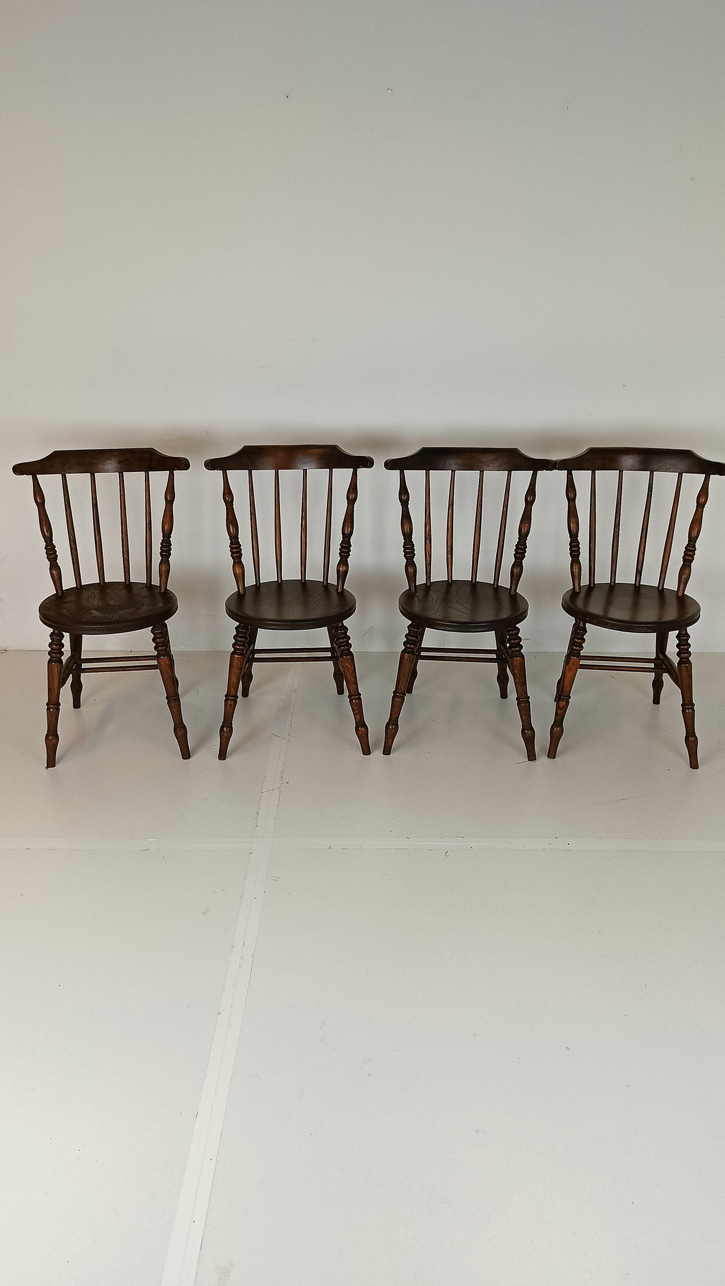 Beautiful Classic Snawdon Chair Set Beautiful Classic Snawdon Chair Set
