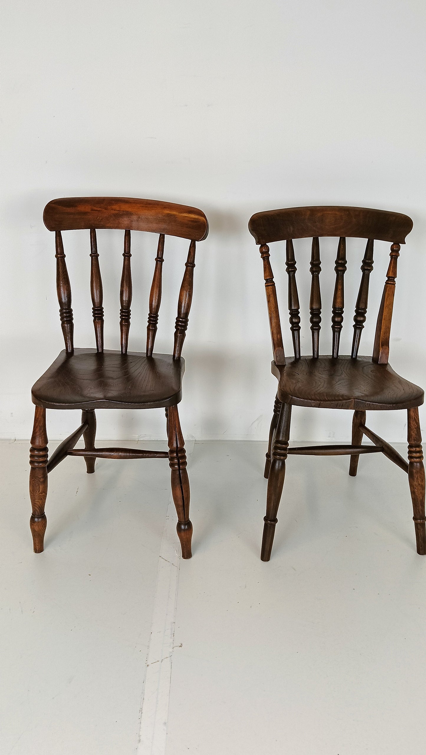 Beautiful Classic Snawdon Chair Set Beautiful Classic Snawdon Chair Set