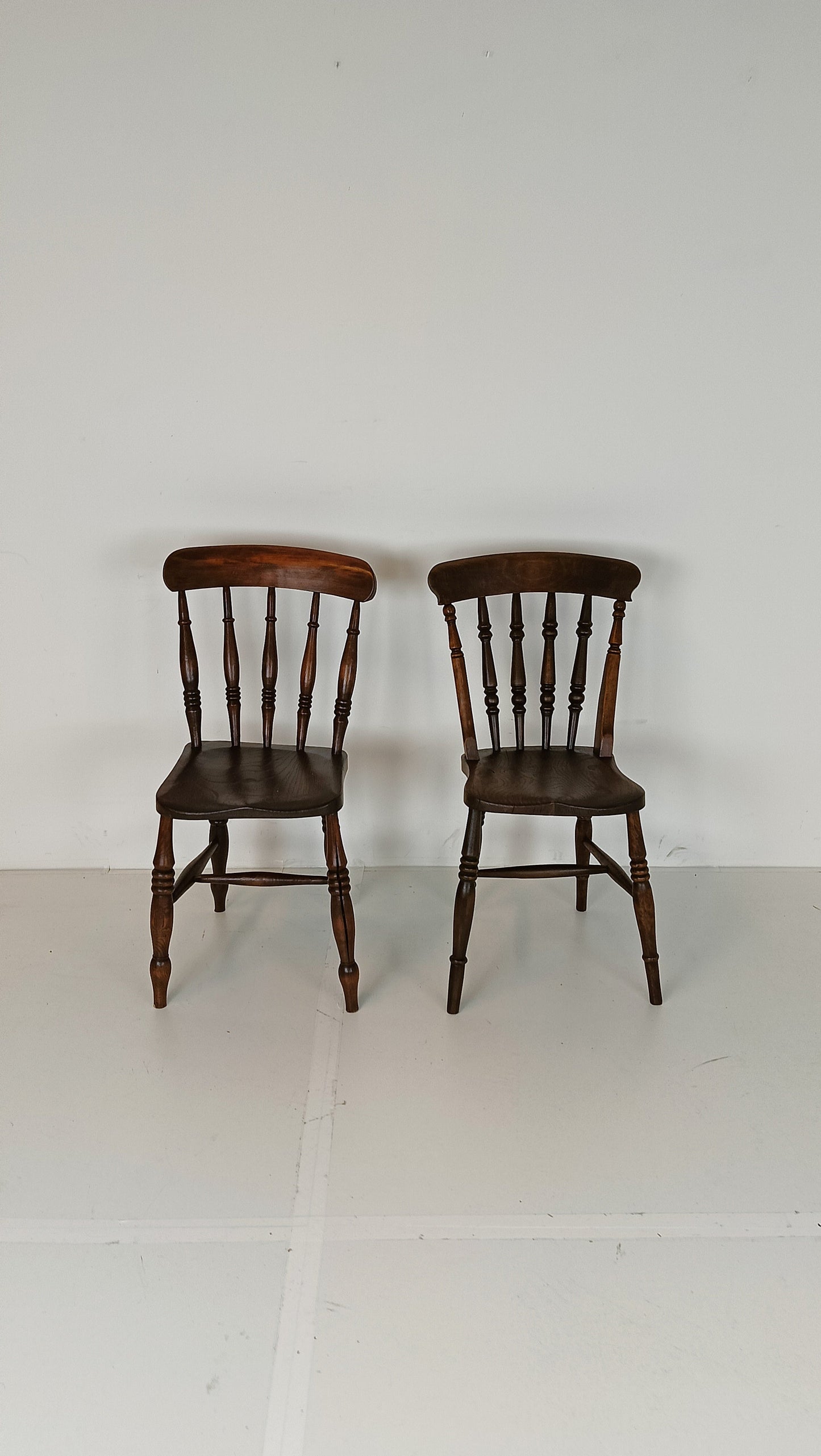 Beautiful Classic Snawdon Chair Set Beautiful Classic Snawdon Chair Set