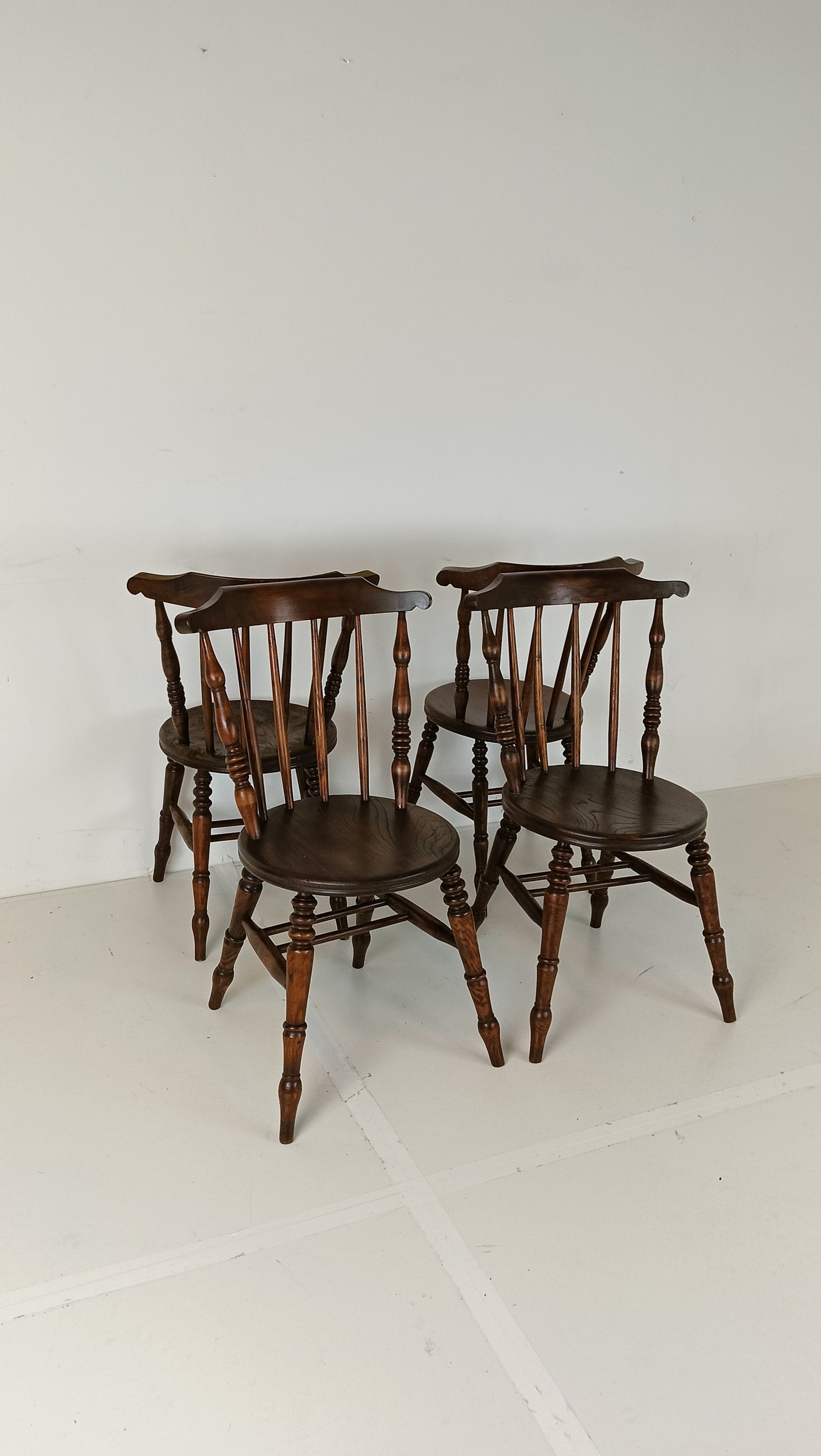 Beautiful Classic Snawdon Chair Set Beautiful Classic Snawdon Chair Set