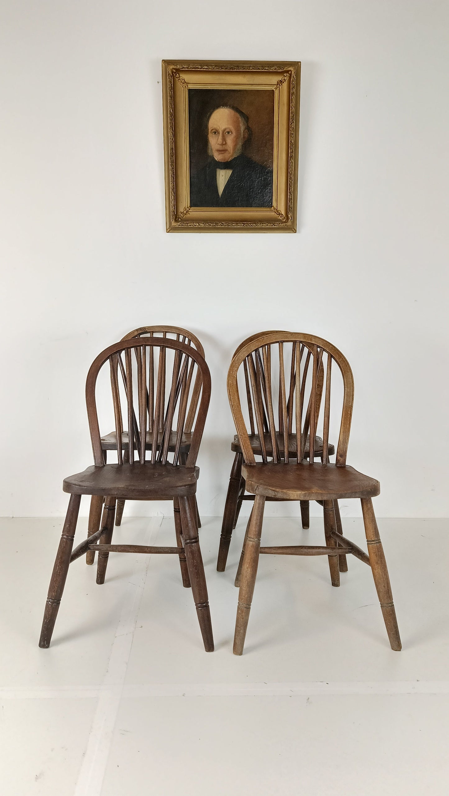 Beautiful Classic Windsor Chair set Beautiful Classic Windsor Chair set