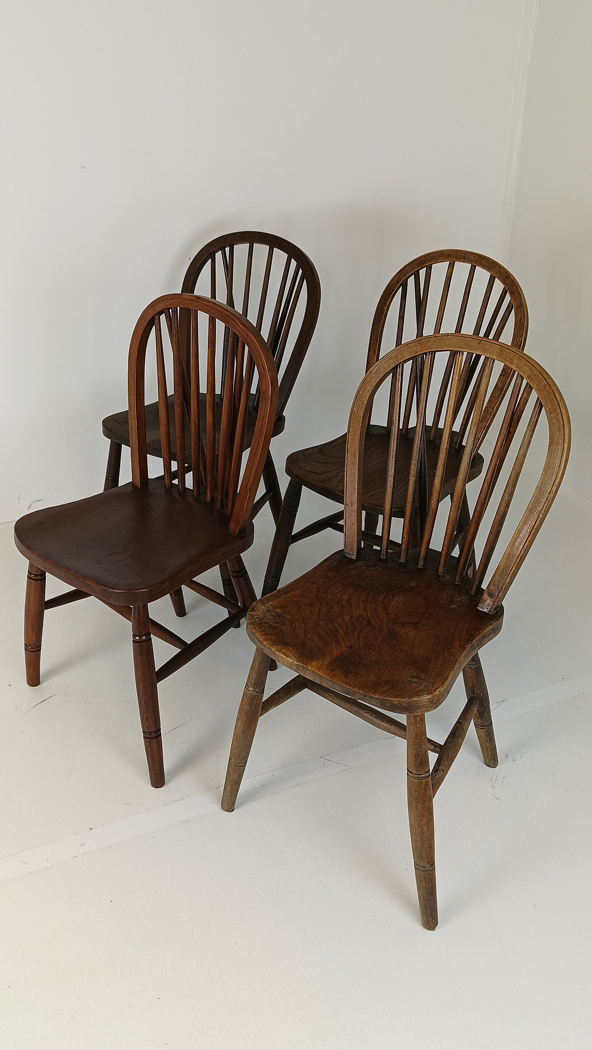 Beautiful Classic Windsor Chair set Beautiful Classic Windsor Chair set