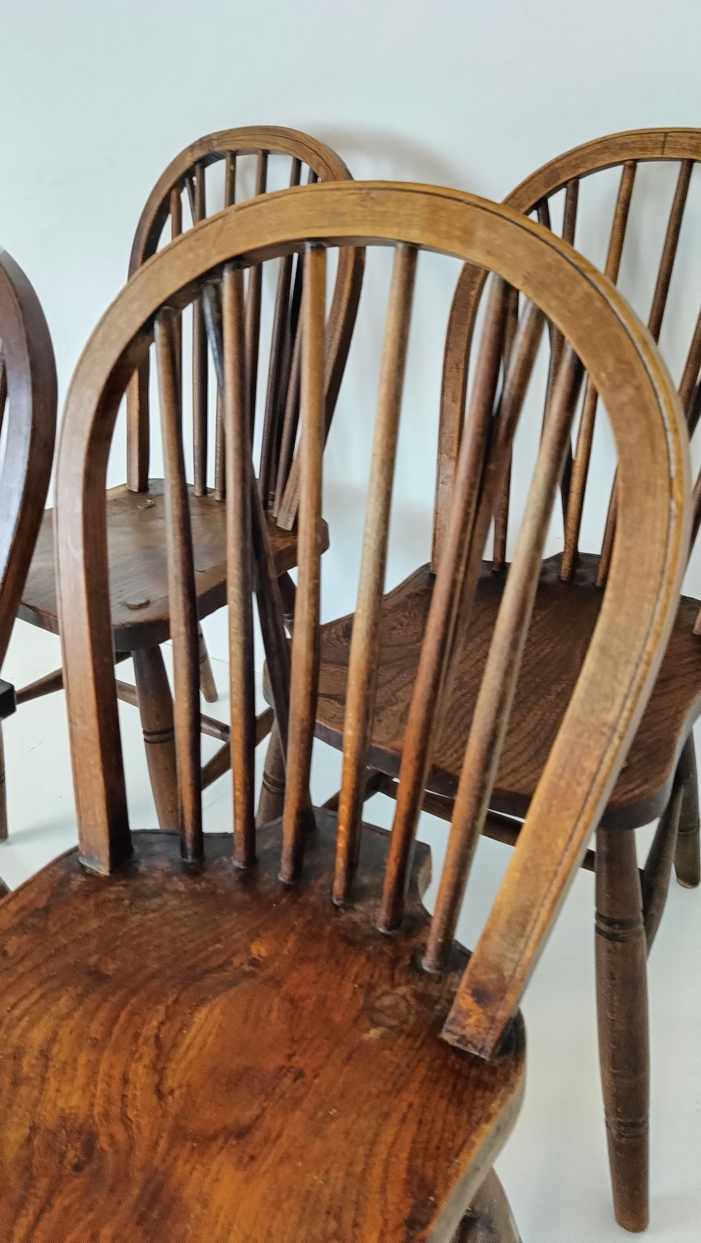 Beautiful Classic Windsor Chair set Beautiful Classic Windsor Chair set