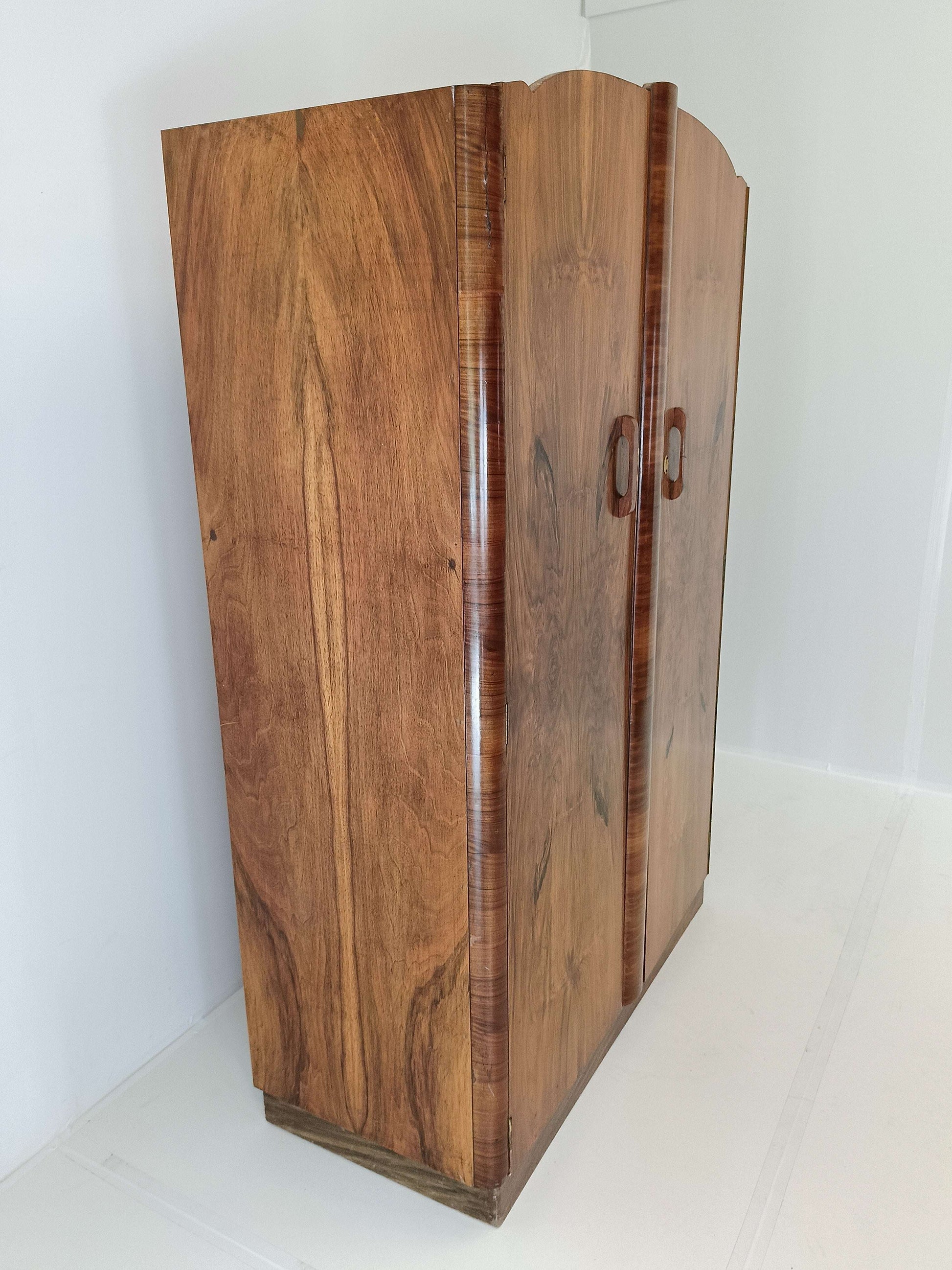Beautiful English Art Deco Burrnut Wardrobe Beautiful English Art Deco Burrnut Wardrobe