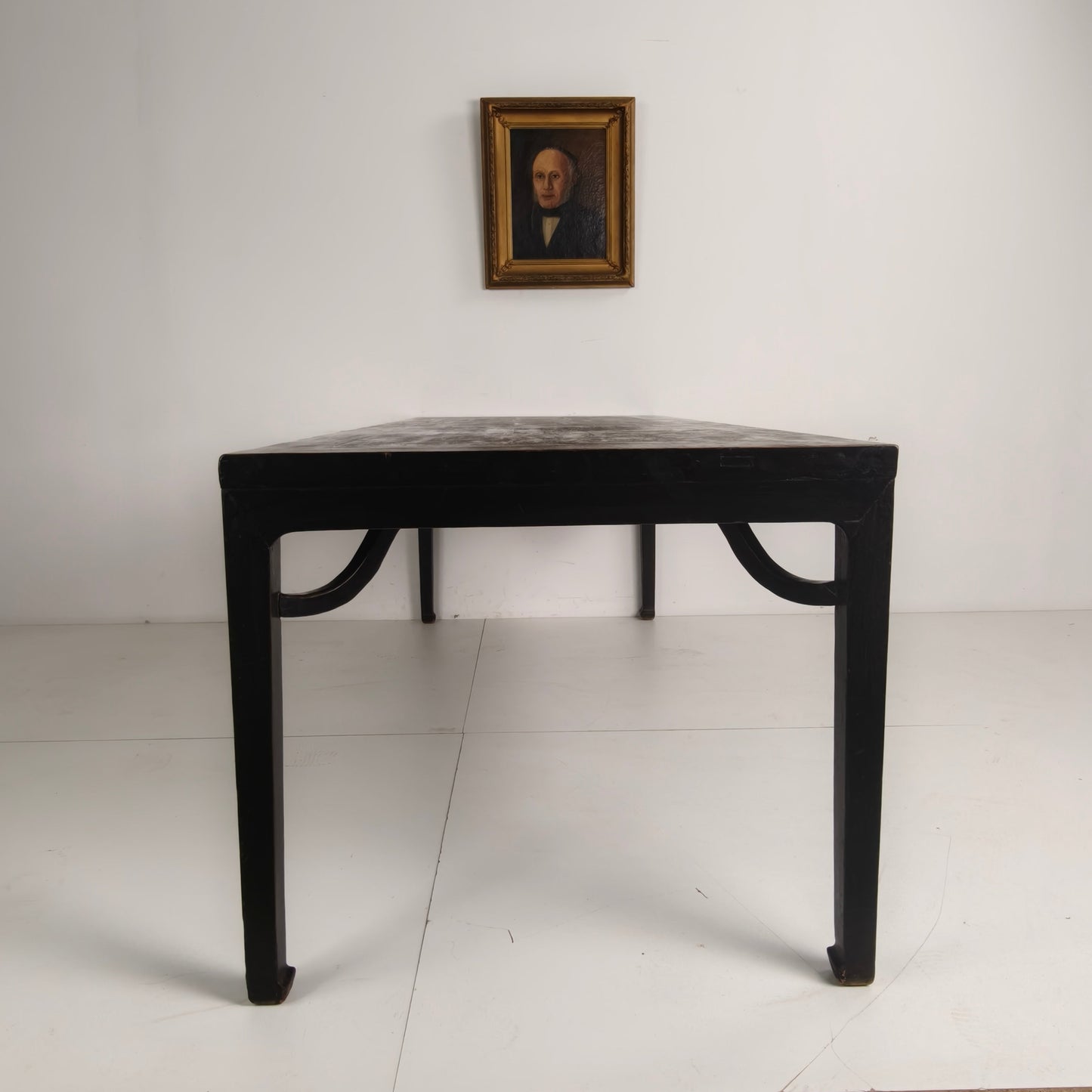 Black Chinese Qing Dining Table (230 cm) — Mid to Late 18th Century — Original Lacquer Black Chinese Qing Dining Table (230 cm) — Mid to Late 18th Century — Original Lacquer