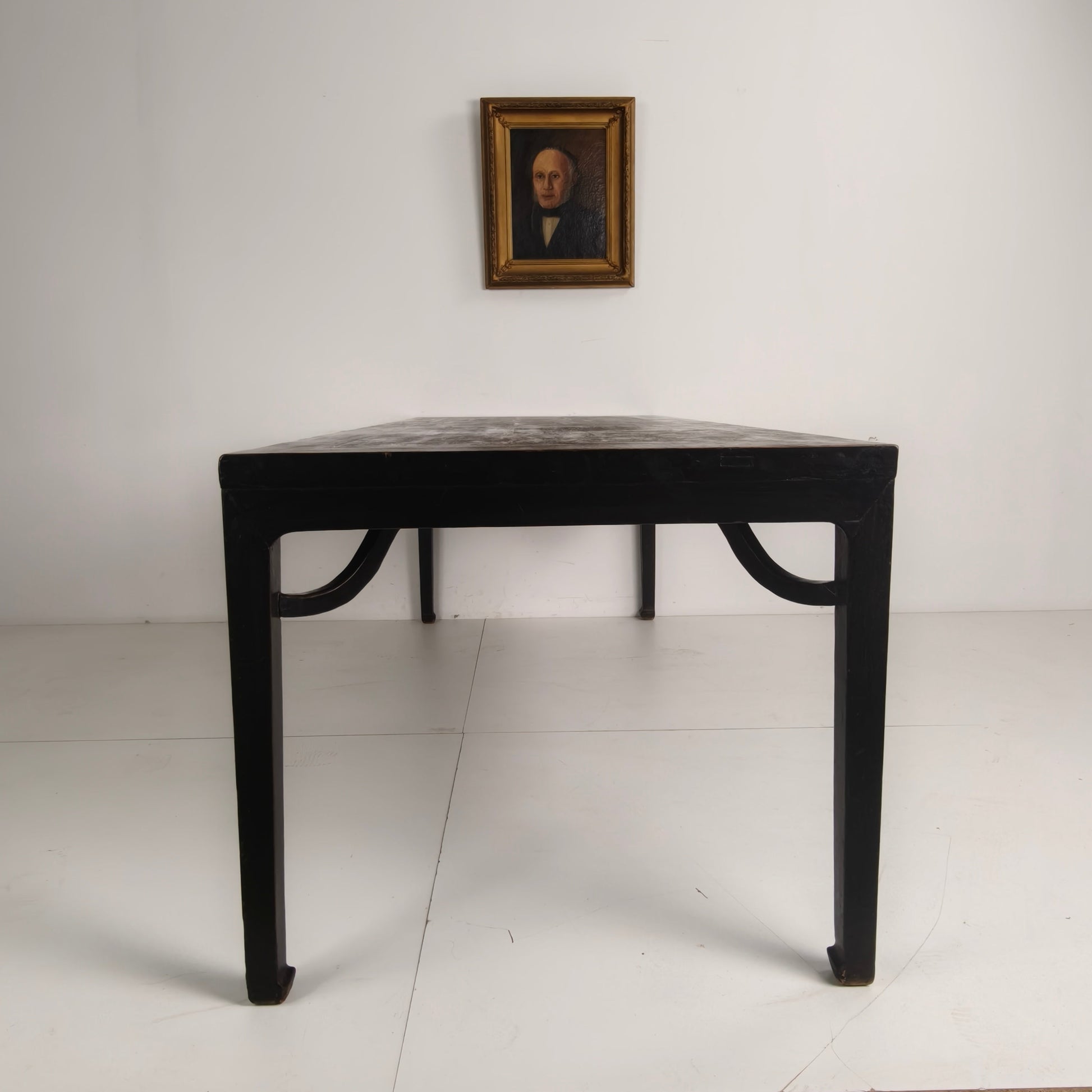 Black Chinese Qing Dining Table (230 cm) — Mid to Late 18th Century — Original Lacquer Black Chinese Qing Dining Table (230 cm) — Mid to Late 18th Century — Original Lacquer