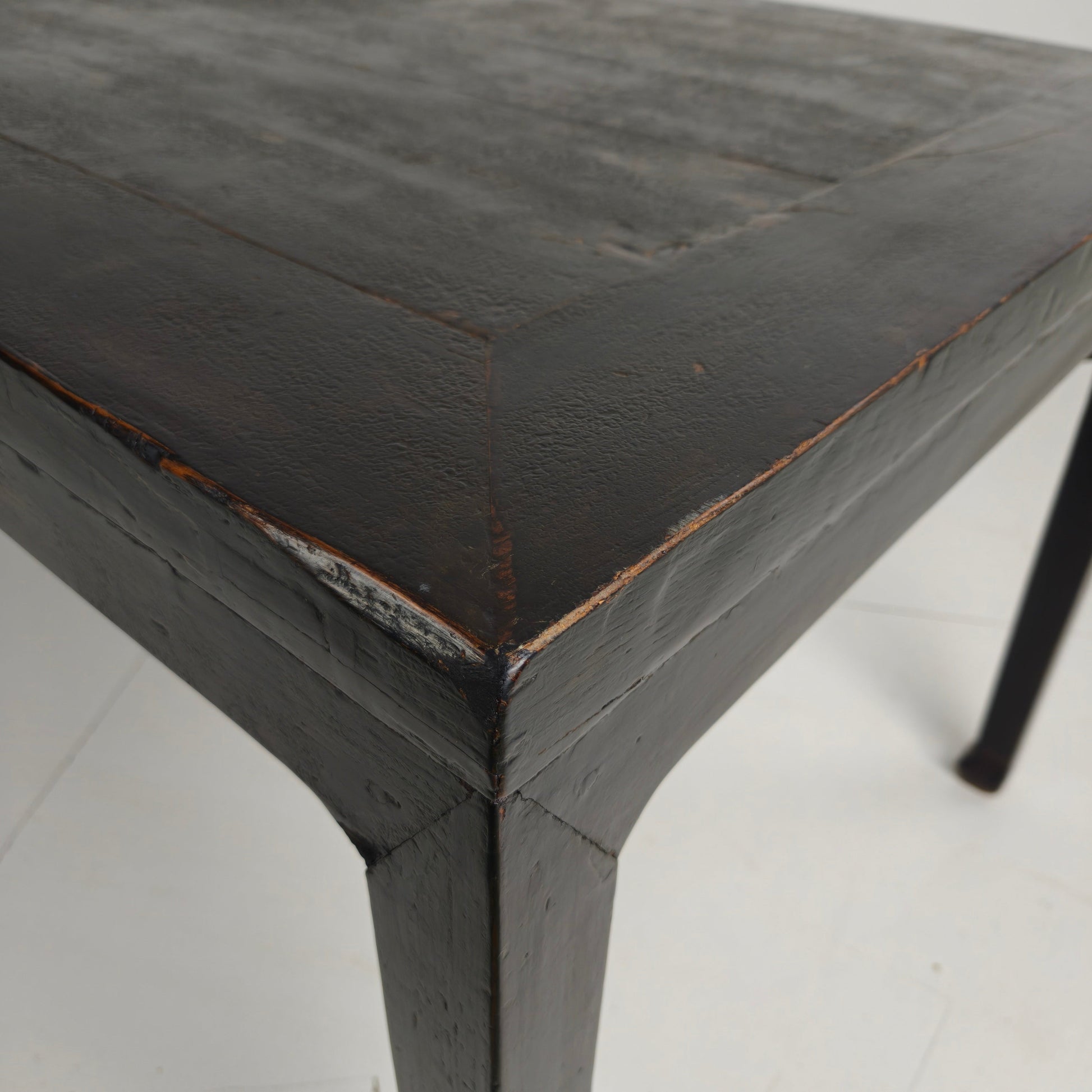 Black Chinese Qing Dining Table (230 cm) — Mid to Late 18th Century — Original Lacquer Black Chinese Qing Dining Table (230 cm) — Mid to Late 18th Century — Original Lacquer