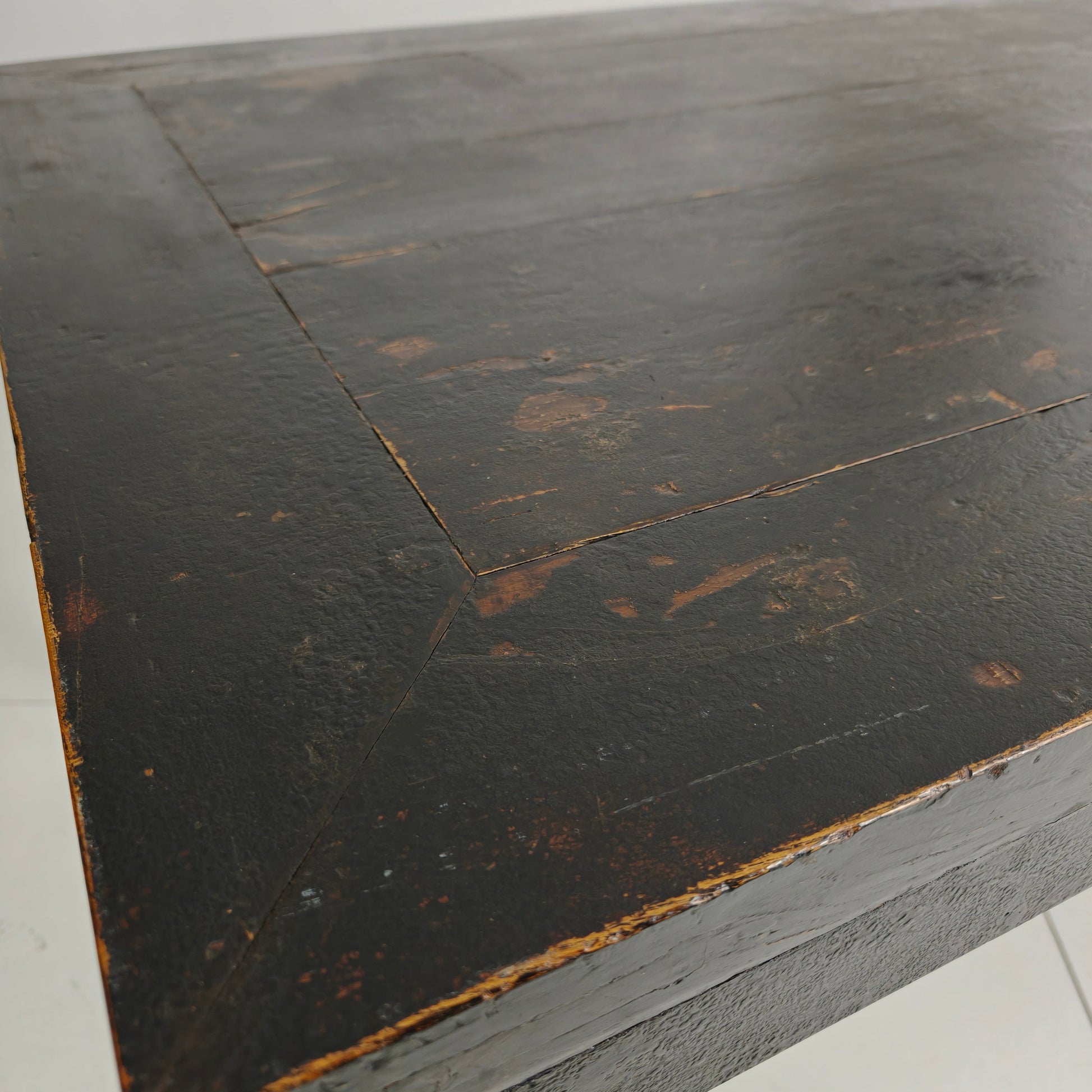 Black Chinese Qing Dining Table (230 cm) — Mid to Late 18th Century — Original Lacquer Black Chinese Qing Dining Table (230 cm) — Mid to Late 18th Century — Original Lacquer
