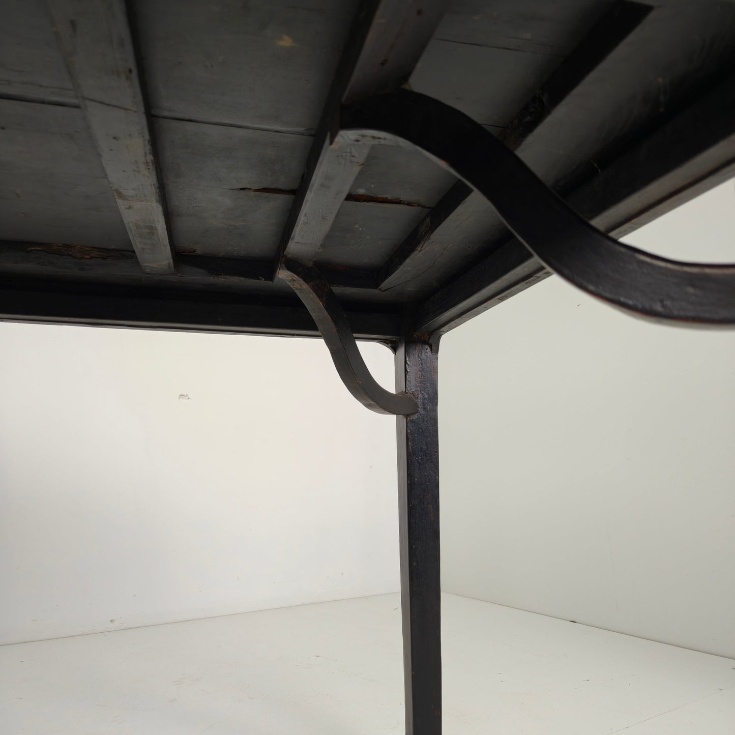 Black Chinese Qing Dining Table (230 cm) — Mid to Late 18th Century — Original Lacquer Black Chinese Qing Dining Table (230 cm) — Mid to Late 18th Century — Original Lacquer