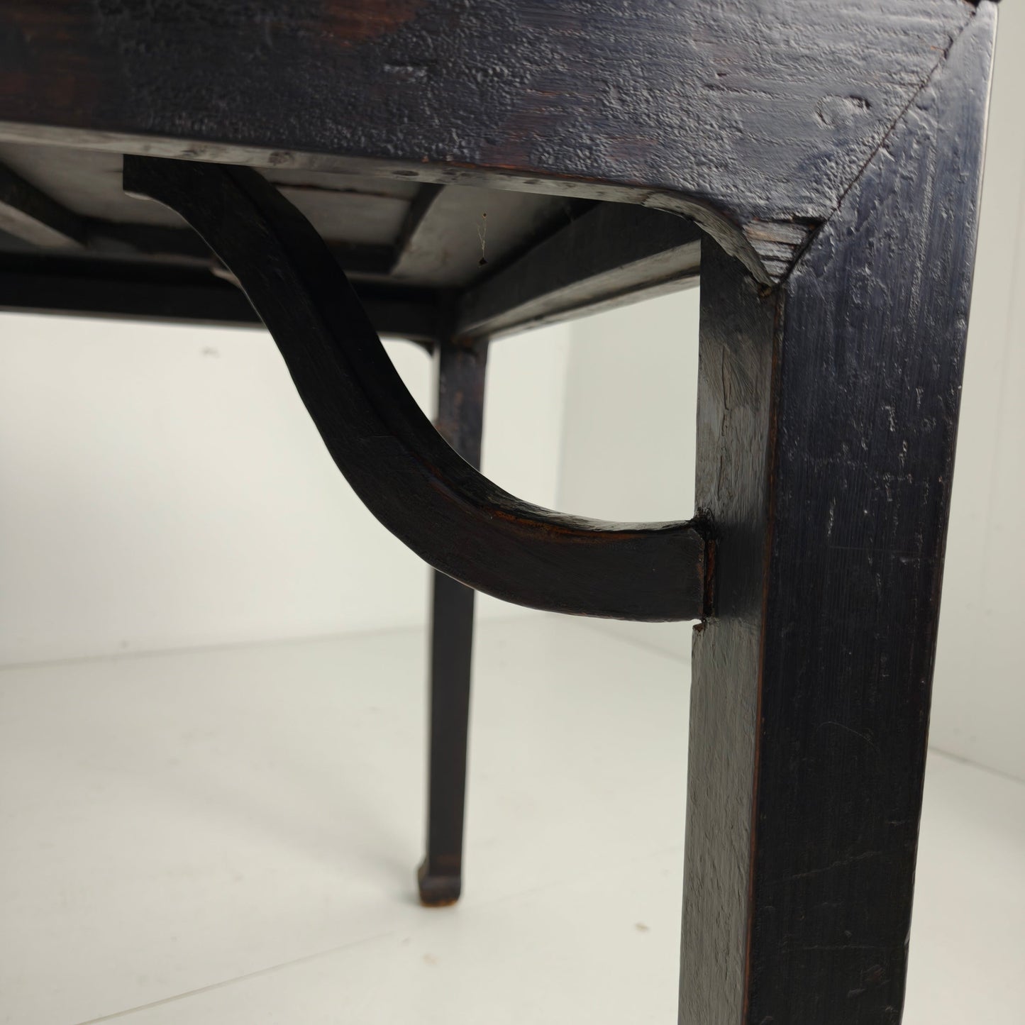 Black Chinese Qing Dining Table (230 cm) — Mid to Late 18th Century — Original Lacquer Black Chinese Qing Dining Table (230 cm) — Mid to Late 18th Century — Original Lacquer
