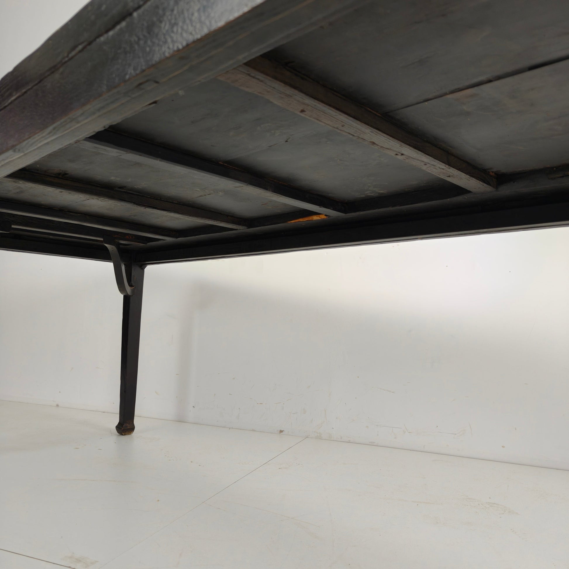 Black Chinese Qing Dining Table (230 cm) — Mid to Late 18th Century — Original Lacquer Black Chinese Qing Dining Table (230 cm) — Mid to Late 18th Century — Original Lacquer