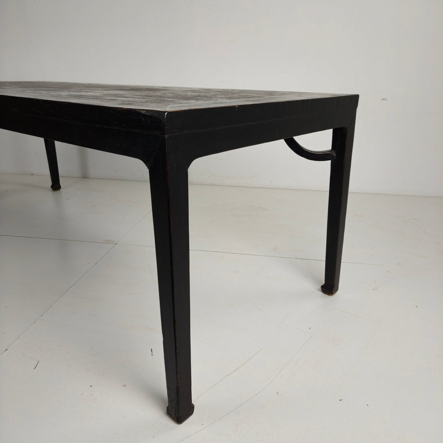 Black Chinese Qing Dining Table (230 cm) — Mid to Late 18th Century — Original Lacquer Black Chinese Qing Dining Table (230 cm) — Mid to Late 18th Century — Original Lacquer