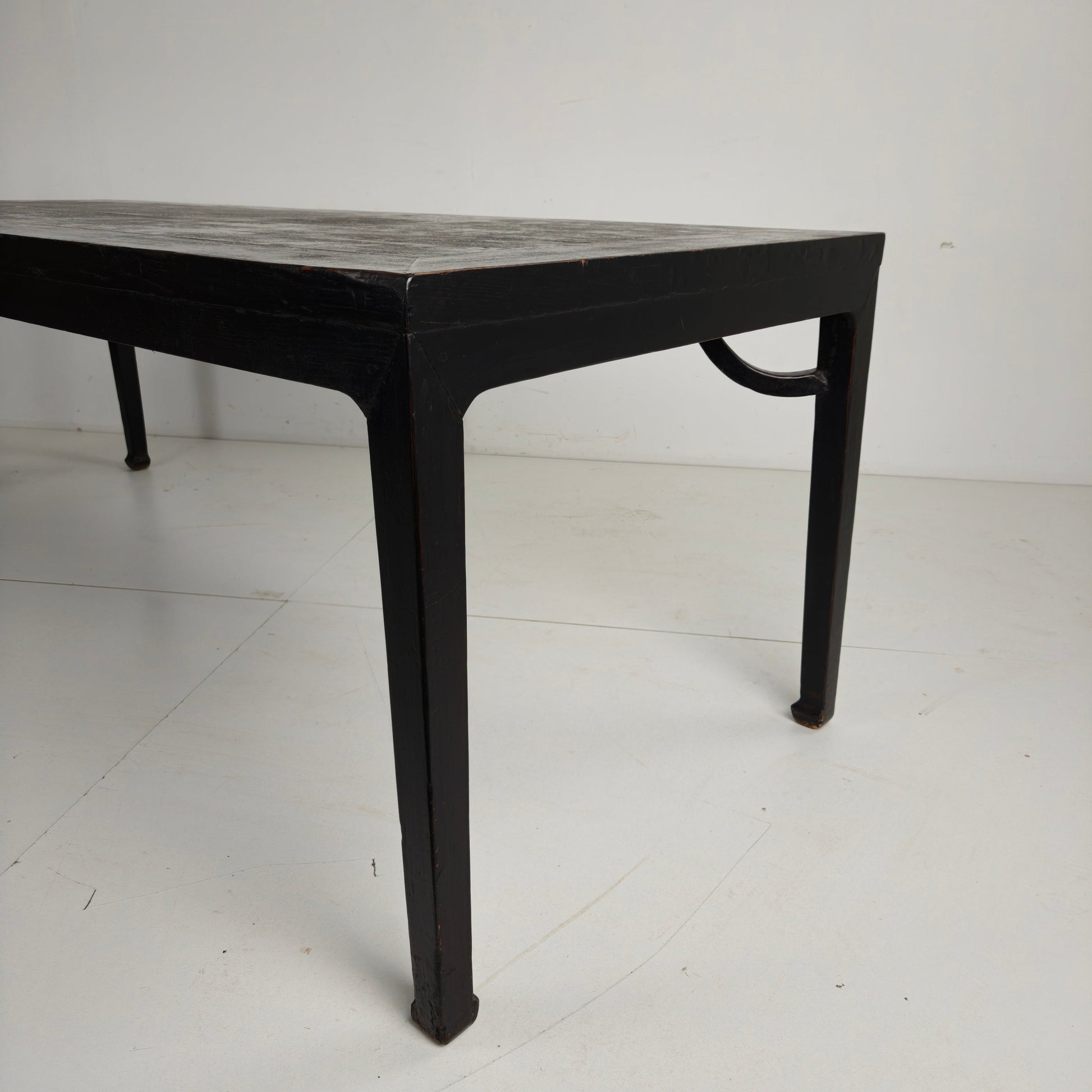 Black Chinese Qing Dining Table (230 cm) — Mid to Late 18th Century — Original Lacquer Black Chinese Qing Dining Table (230 cm) — Mid to Late 18th Century — Original Lacquer