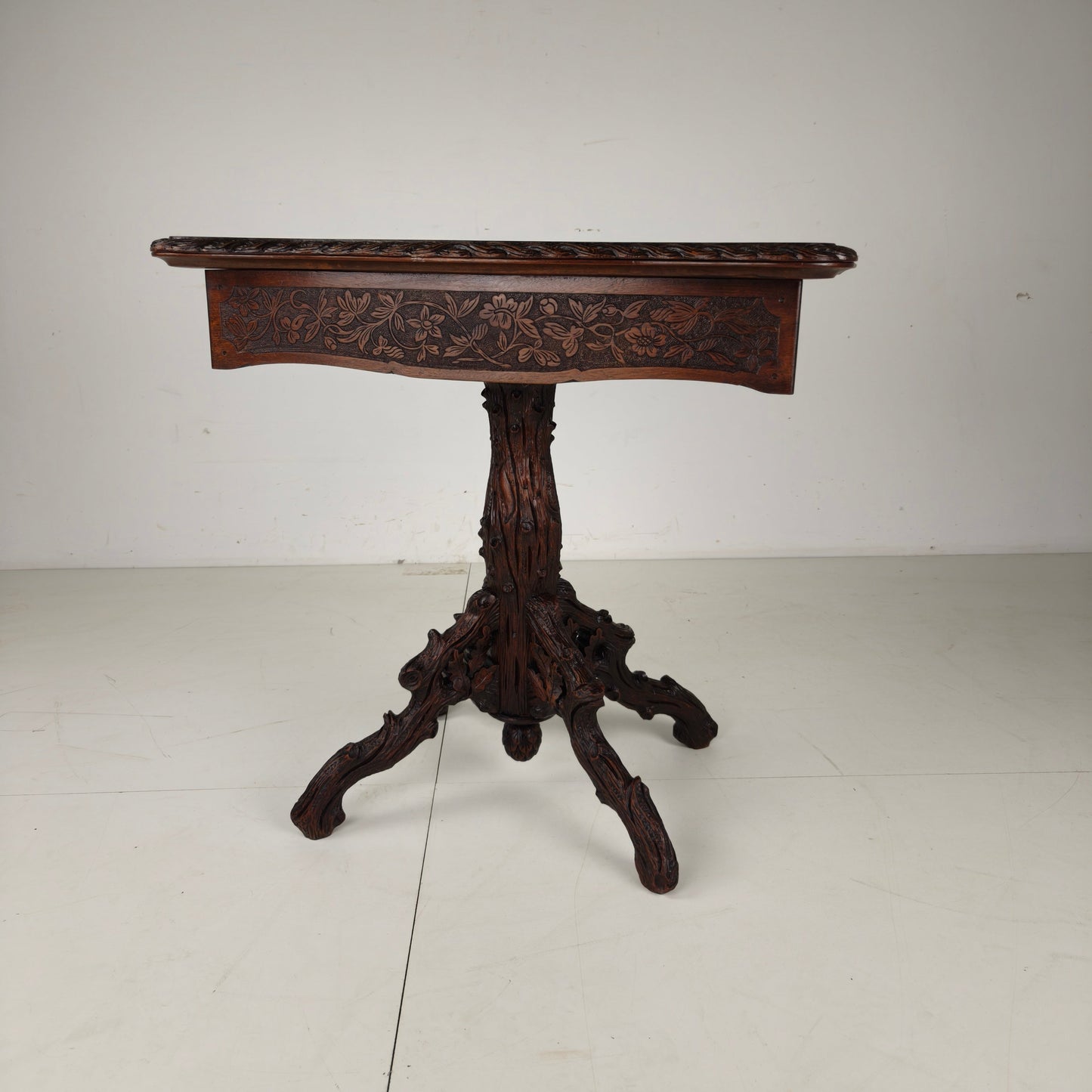 Black Forest Card Table by Horrix – 1880 Black Forest Card Table by Horrix – 1880