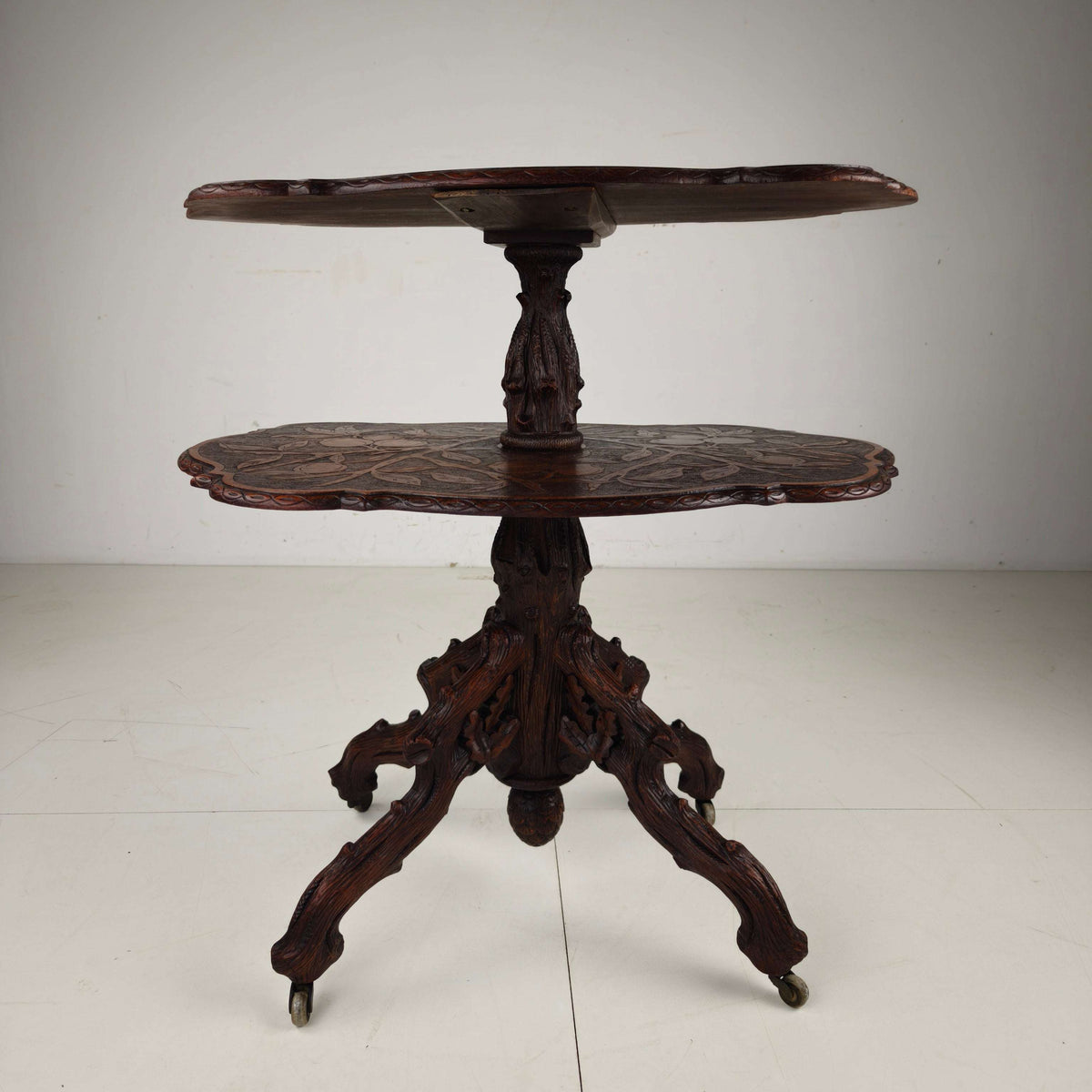 Black Forest Étagère by Horrix – Late 19th Century Black Forest Étagère by Horrix – Late 19th Century