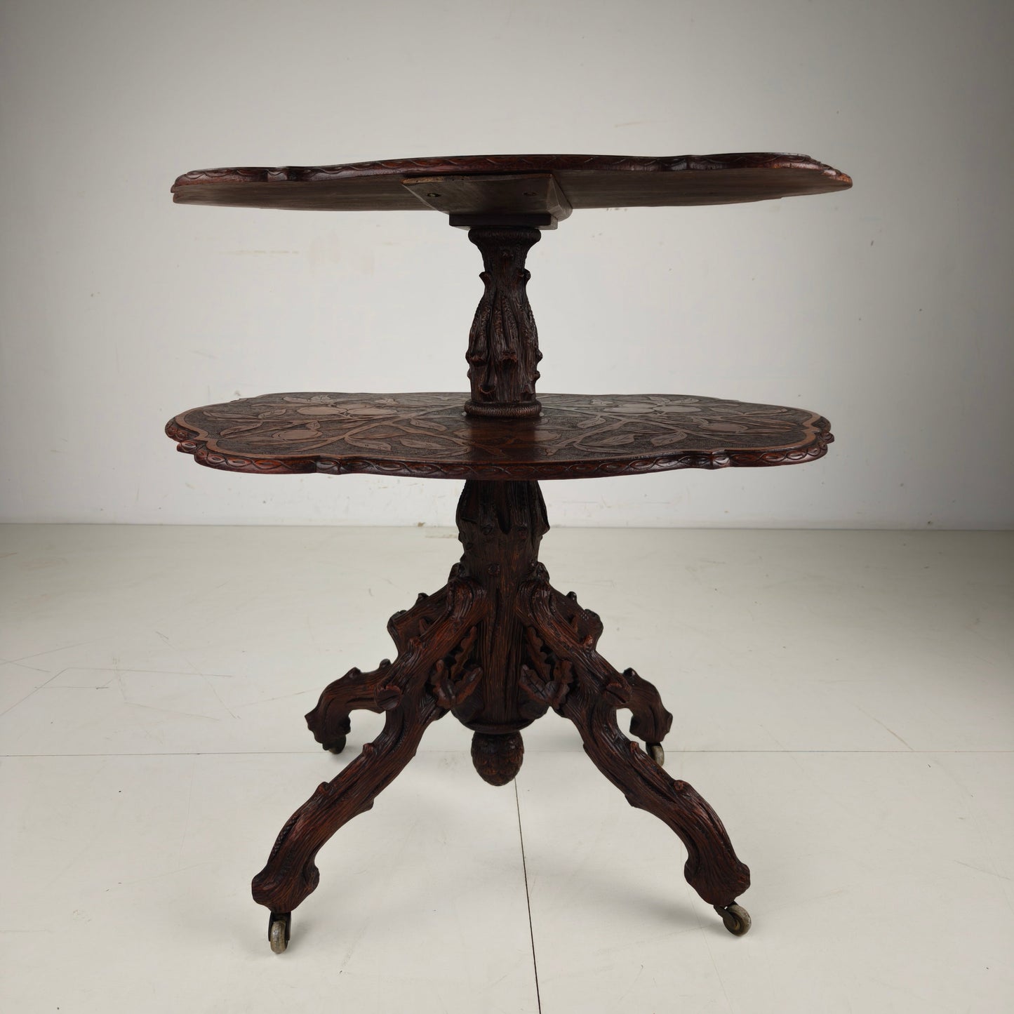 Black Forest Étagère by Horrix – Late 19th Century Black Forest Étagère by Horrix – Late 19th Century