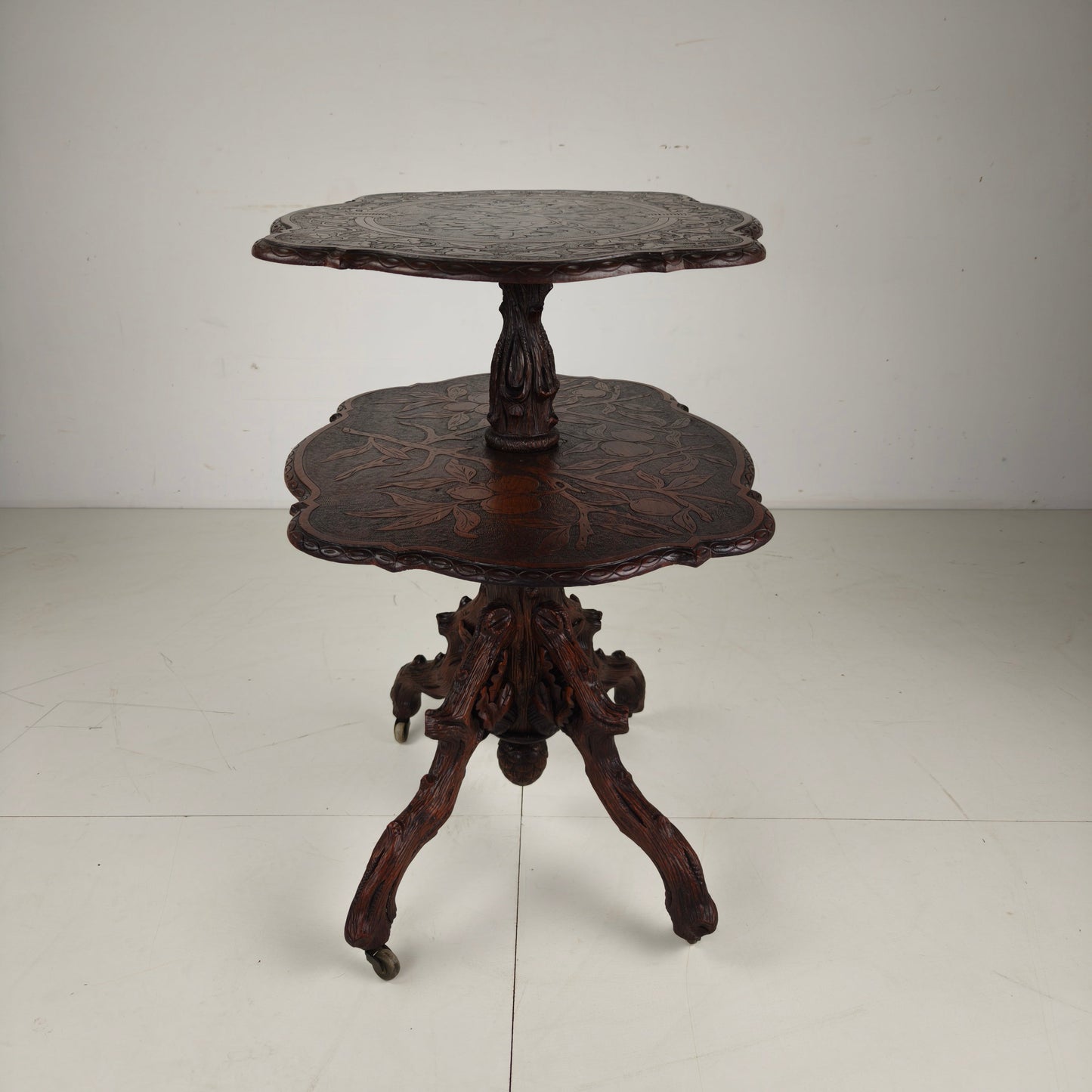 Black Forest Étagère by Horrix – Late 19th Century Black Forest Étagère by Horrix – Late 19th Century