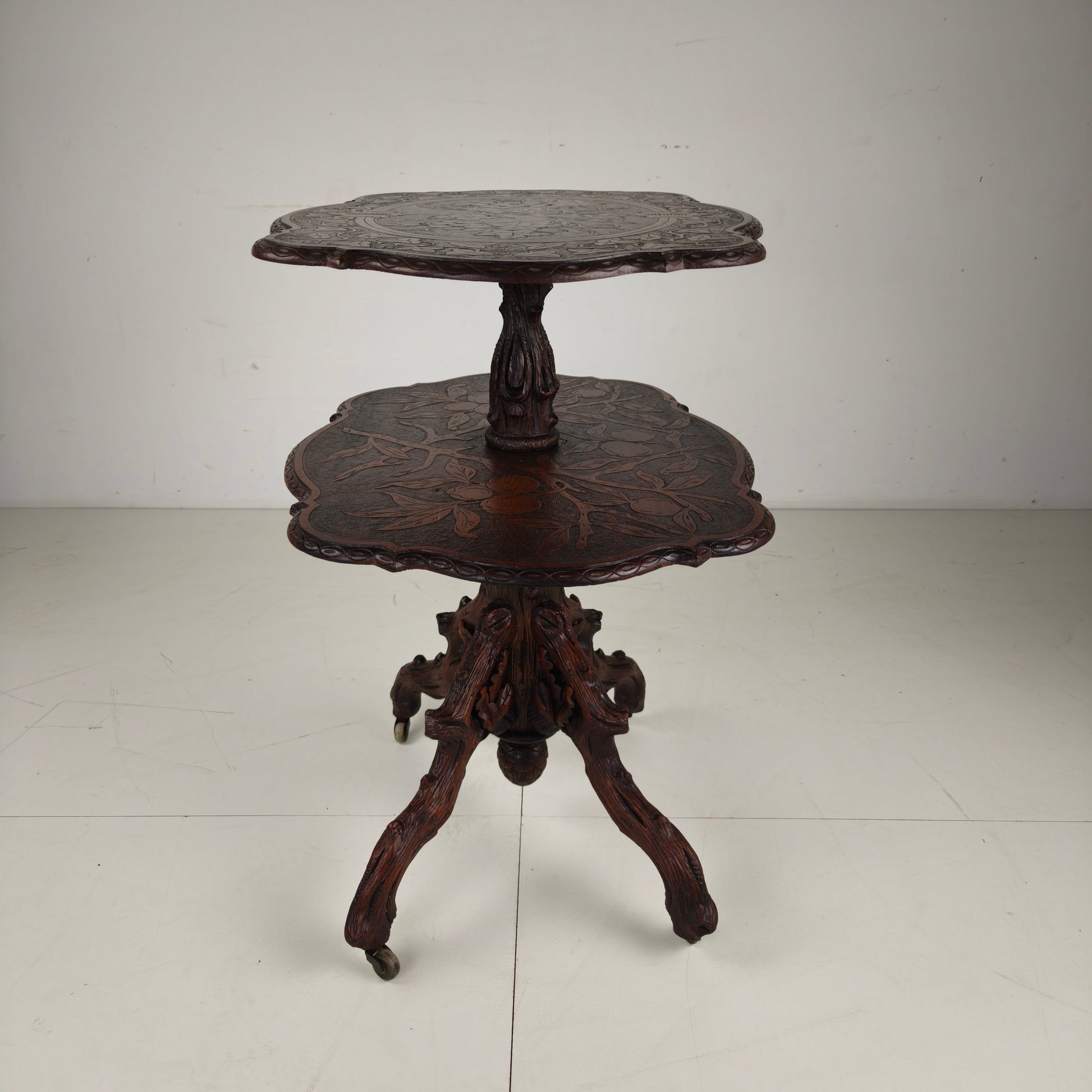 Black Forest Étagère by Horrix – Late 19th Century Black Forest Étagère by Horrix – Late 19th Century
