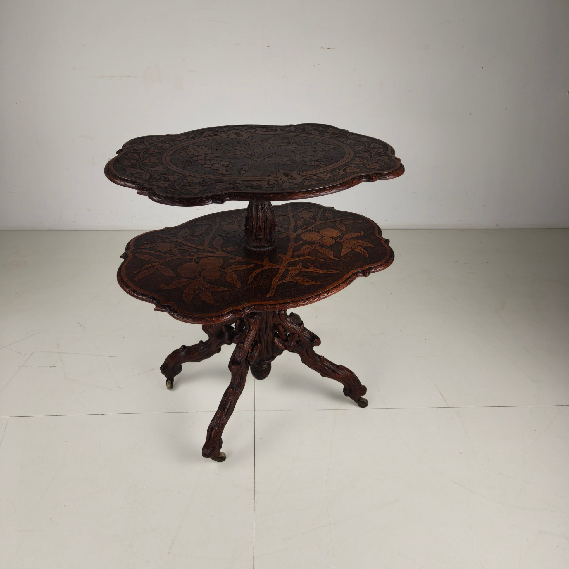 Black Forest Étagère by Horrix – Late 19th Century Black Forest Étagère by Horrix – Late 19th Century