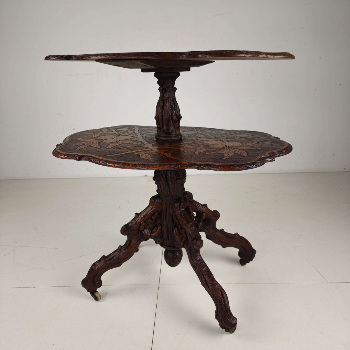 Black Forest Étagère by Horrix – Late 19th Century Black Forest Étagère by Horrix – Late 19th Century