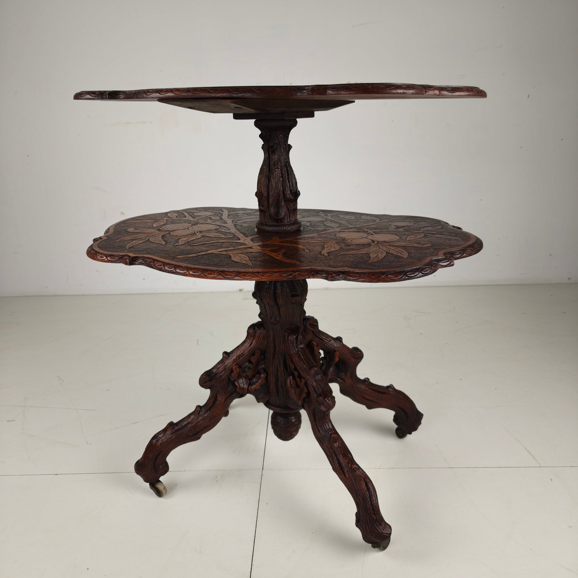 Black Forest Étagère by Horrix – Late 19th Century Black Forest Étagère by Horrix – Late 19th Century