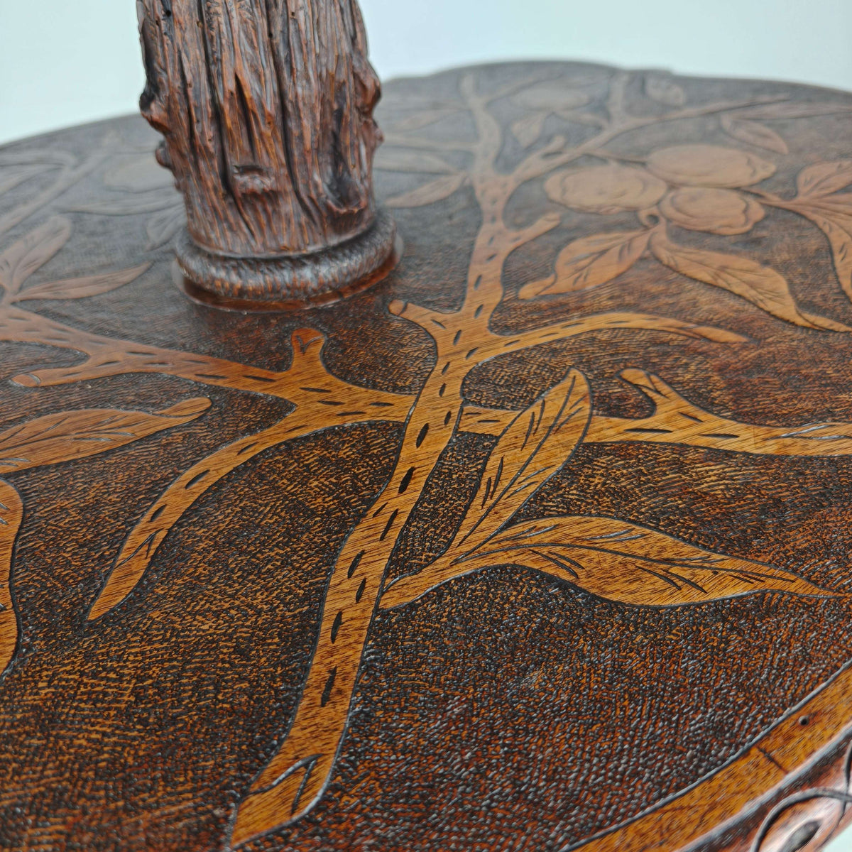 Black Forest Étagère by Horrix – Late 19th Century Black Forest Étagère by Horrix – Late 19th Century
