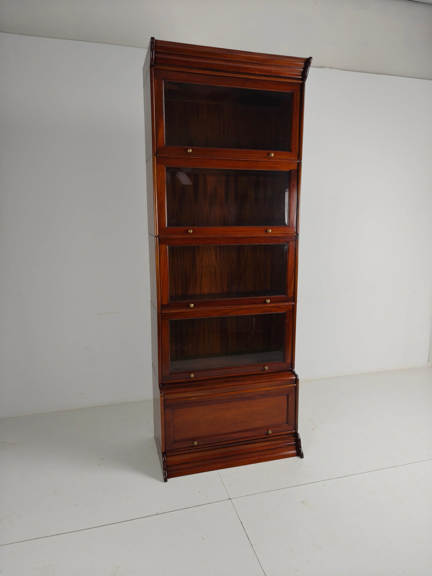 Bookcase in Globe-Wernicke Style – Mahogany – Beveled Glass Bookcase in Globe-Wernicke Style – Mahogany – Beveled Glass