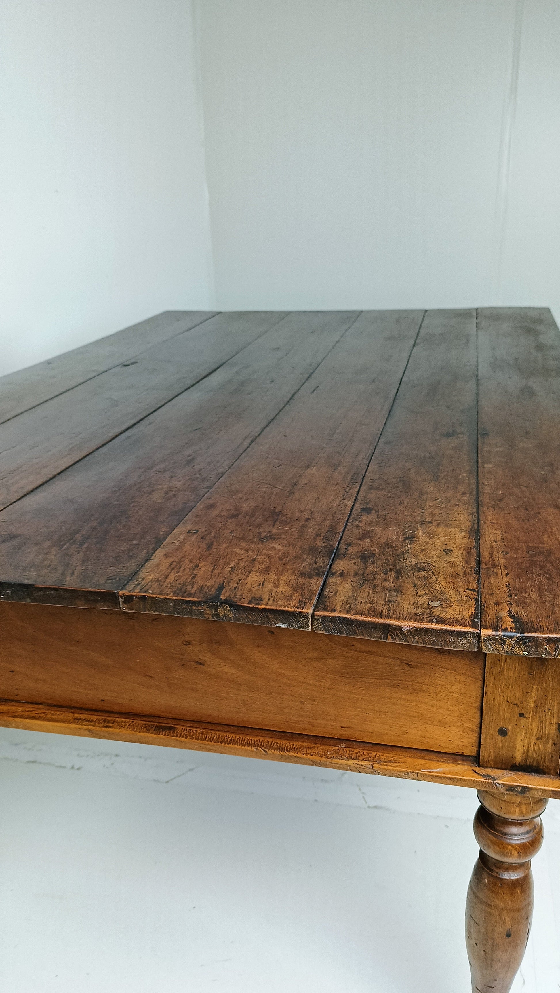 Charming Antique Coffee Table Charming Antique Coffee Table
