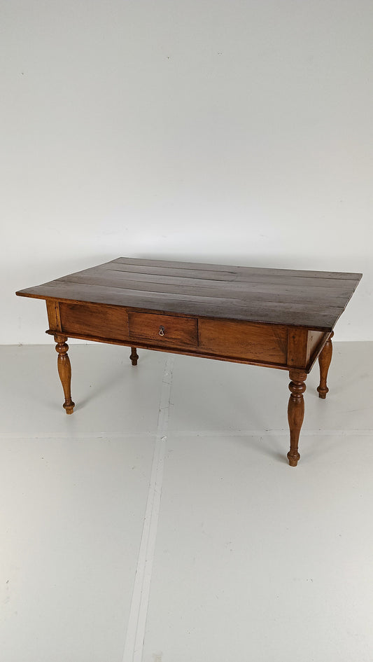 Charming Antique Coffee Table Charming Antique Coffee Table