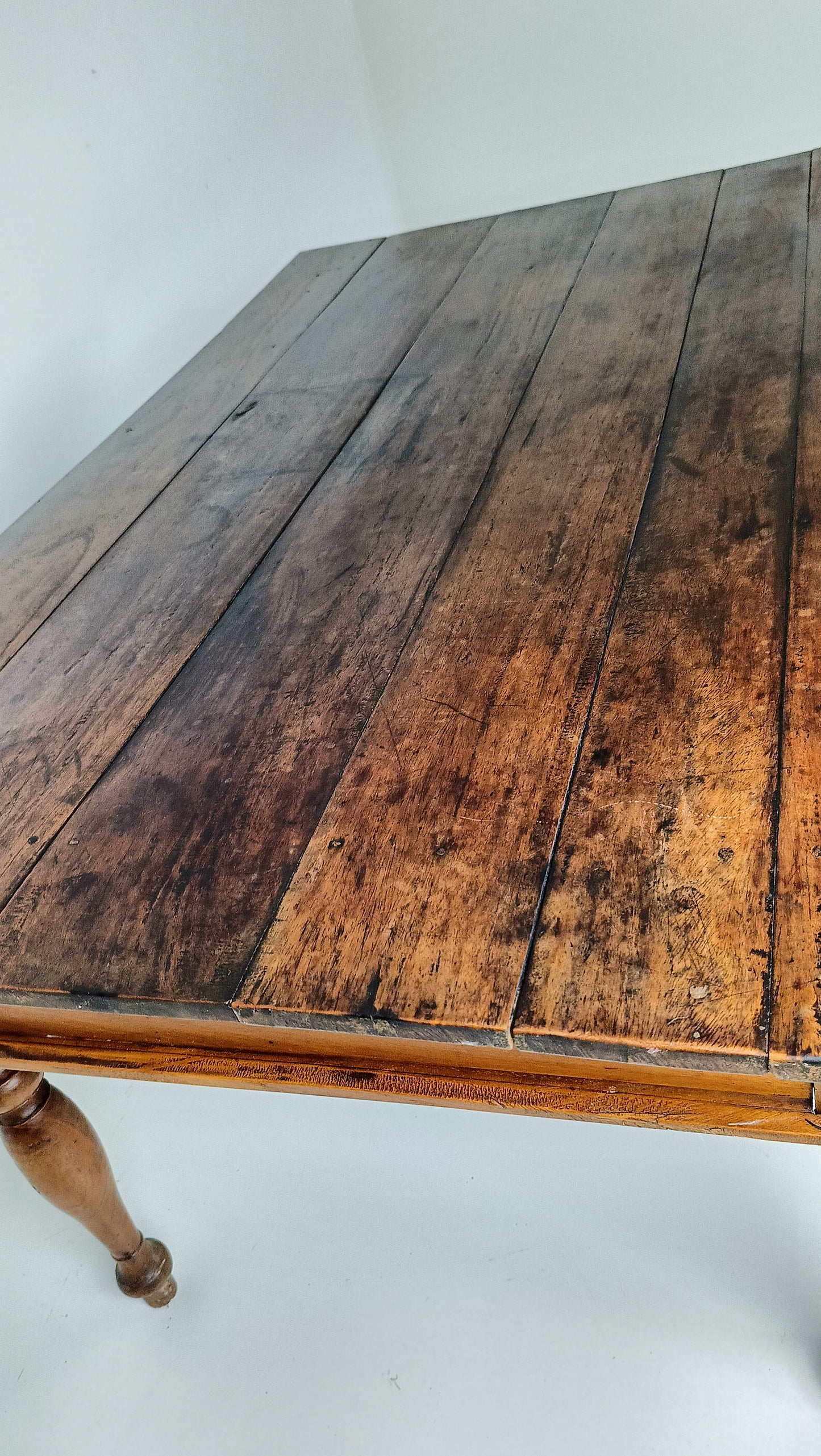 Charming Antique Coffee Table Charming Antique Coffee Table